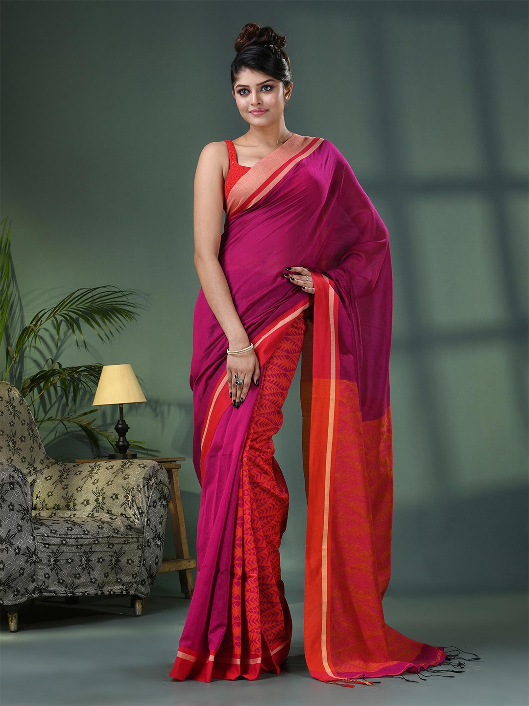 

Angoshobha Geometric Printed Saree, Orange