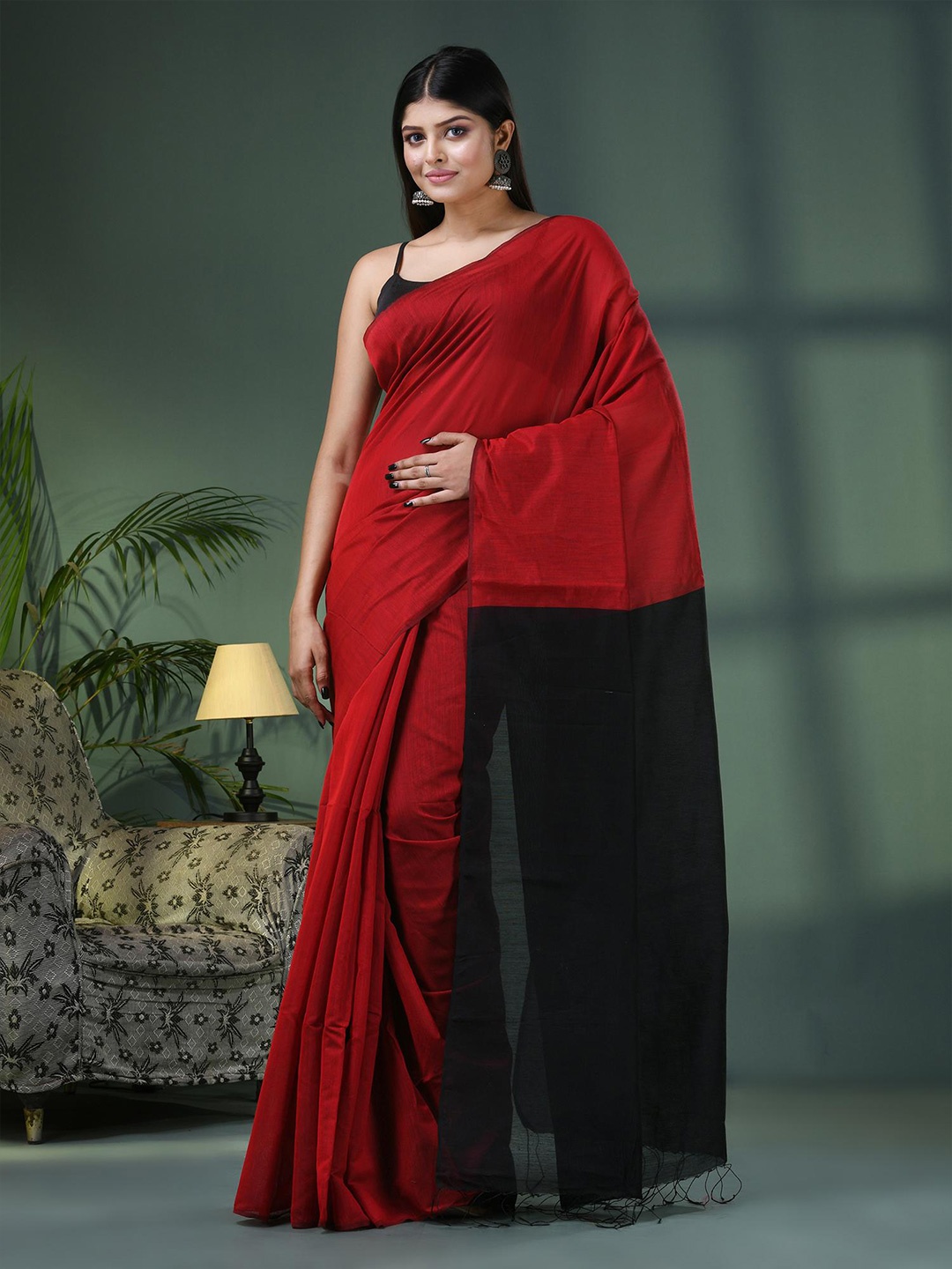 

Angoshobha Colourblocked Saree, Black