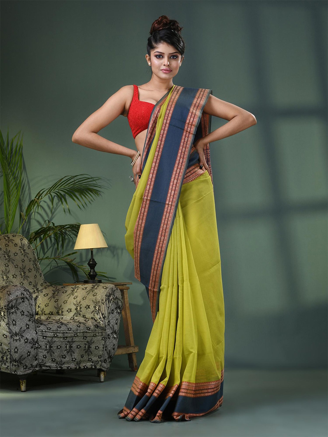 

Angoshobha Jacquard Pure Cotton Saree, Green