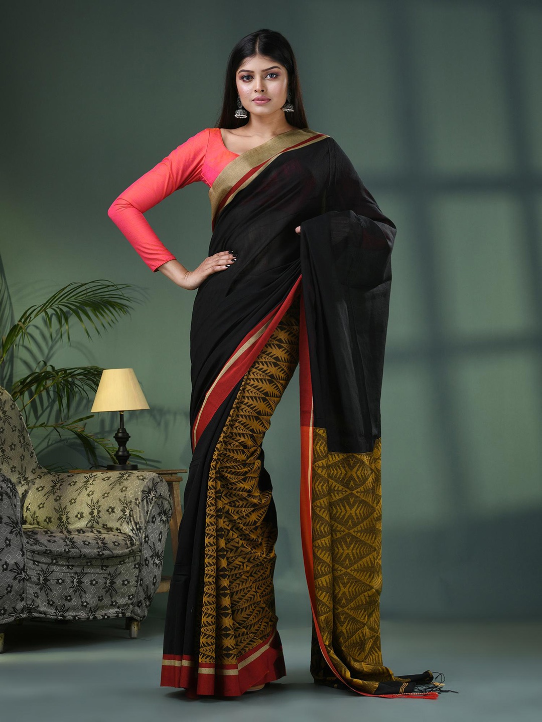 

Angoshobha Geometric Printed Saree, Mustard