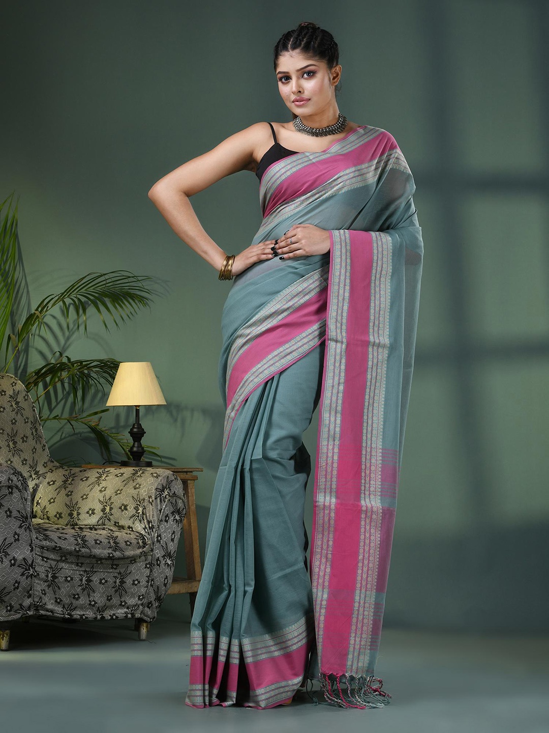 

Angoshobha Woven Design Pure Cotton Saree, Green