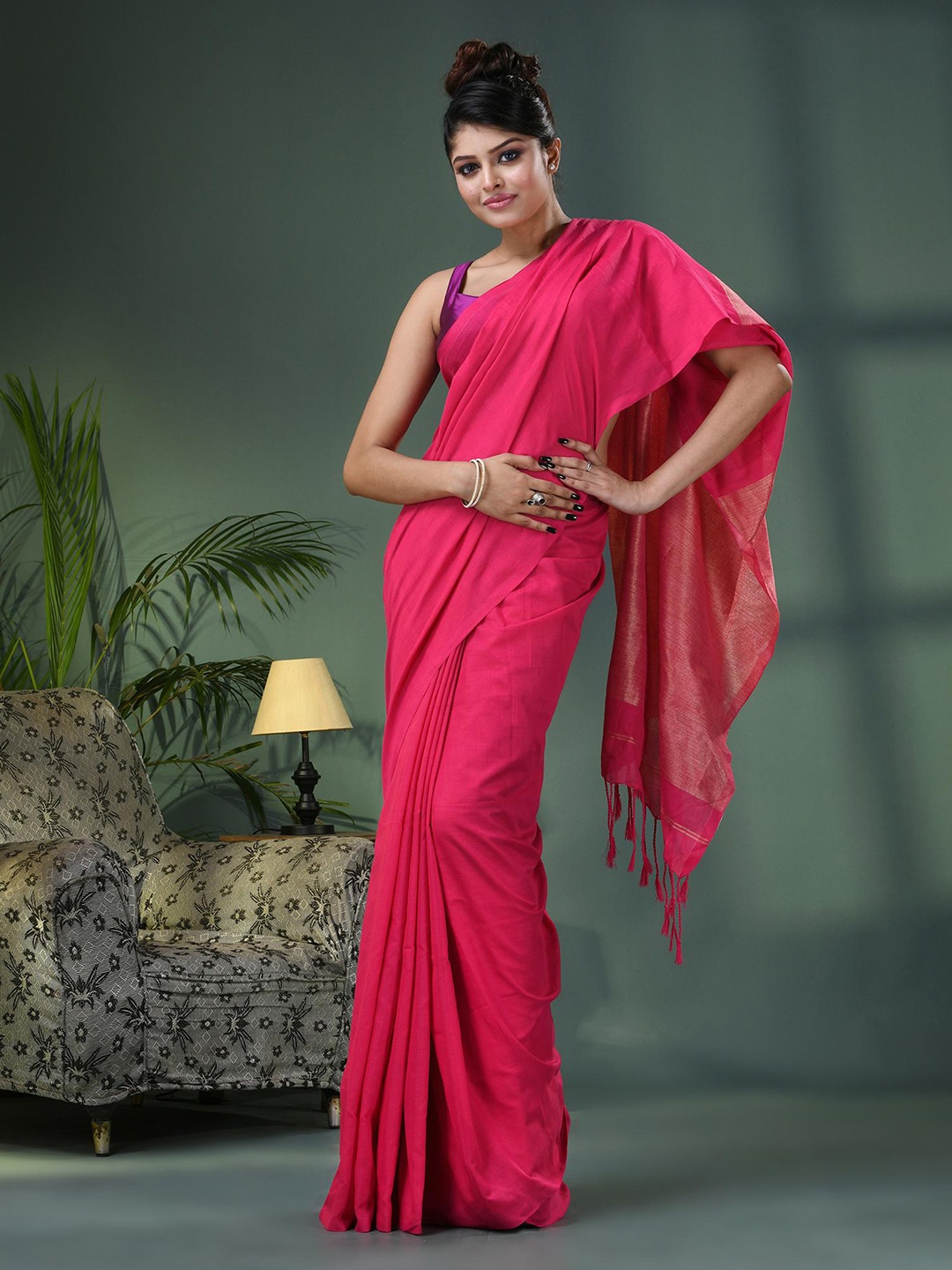 

Angoshobha Zari Saree, Fuchsia