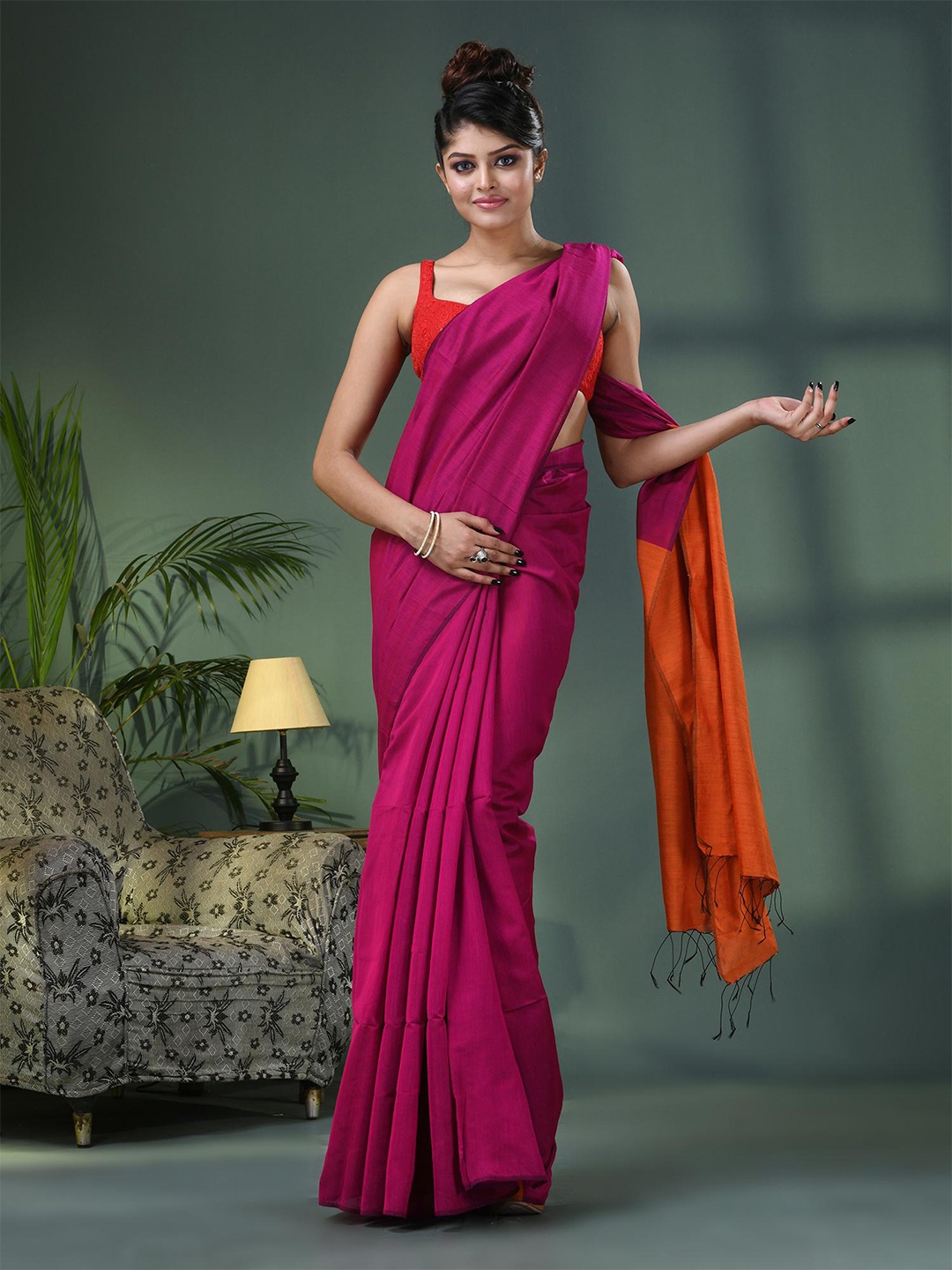

Angoshobha Woven Design Colourblocked Saree, Orange