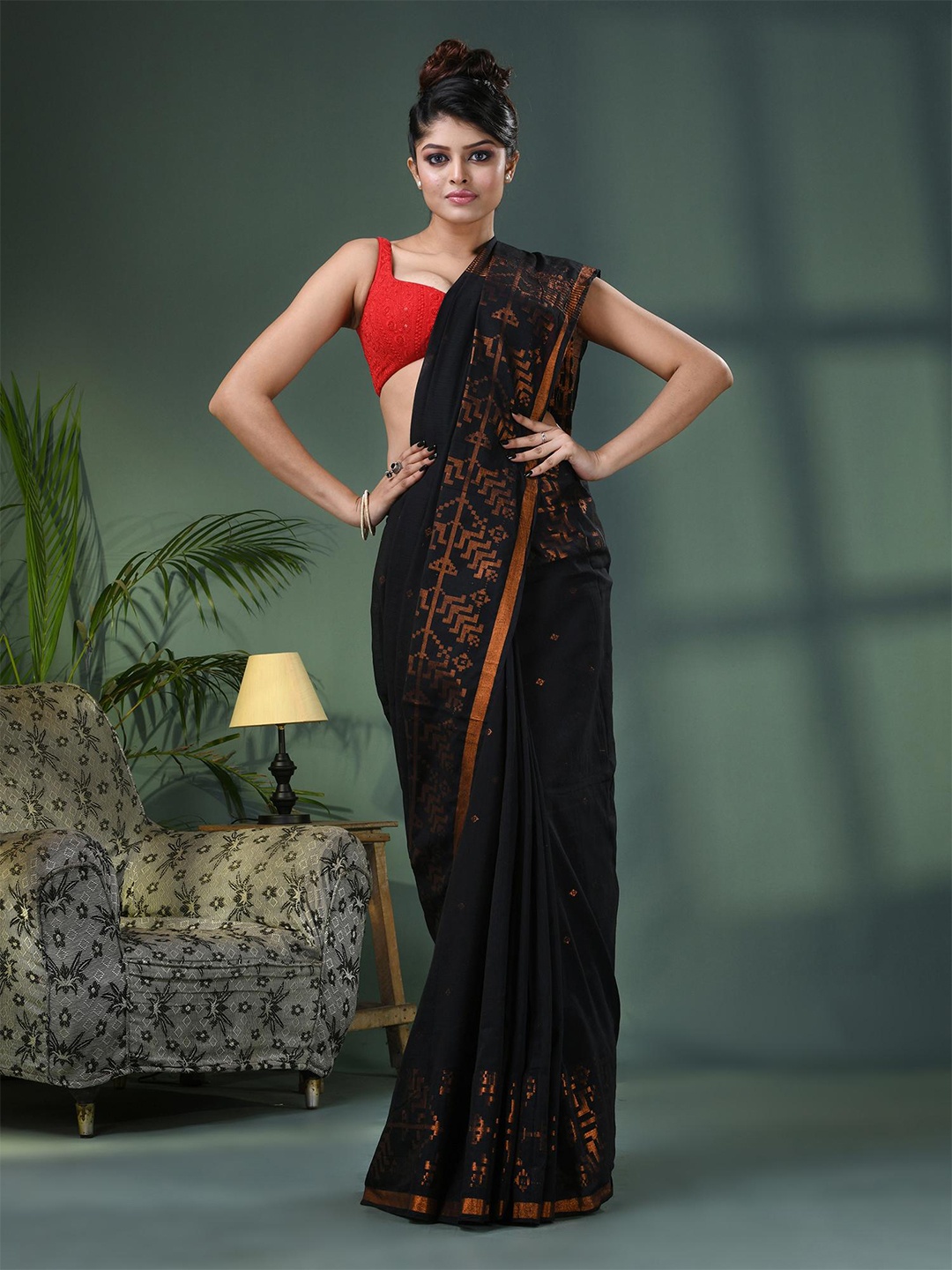 

Angoshobha Woven Design Pure Cotton Saree, Black