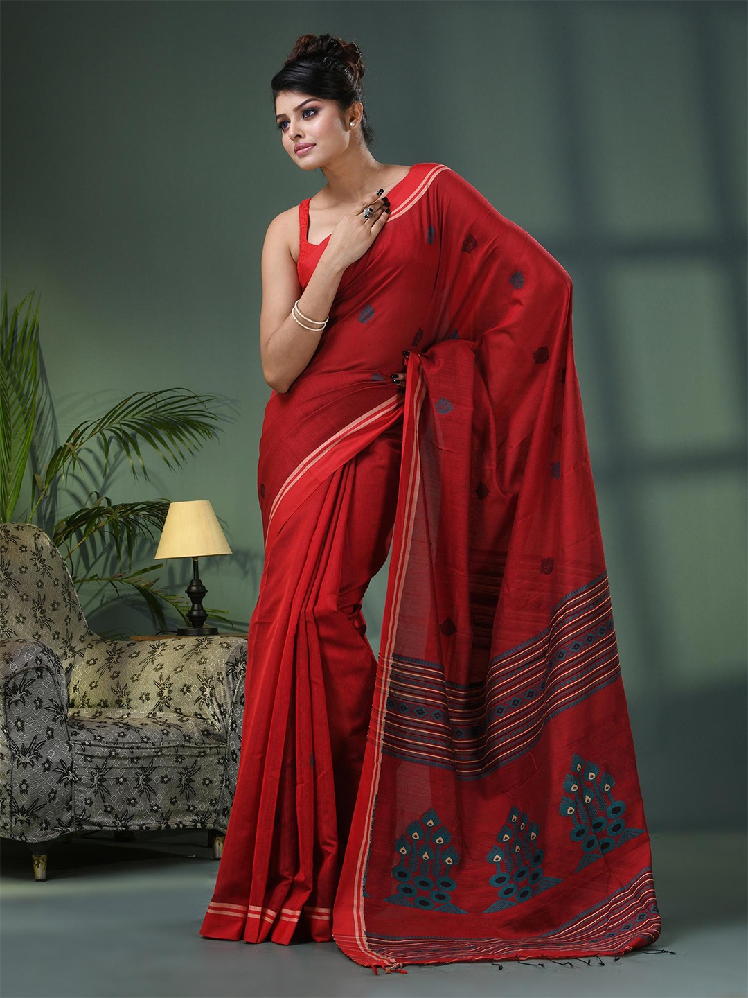 

Angoshobha Woven Design Cotton Saree, Beige