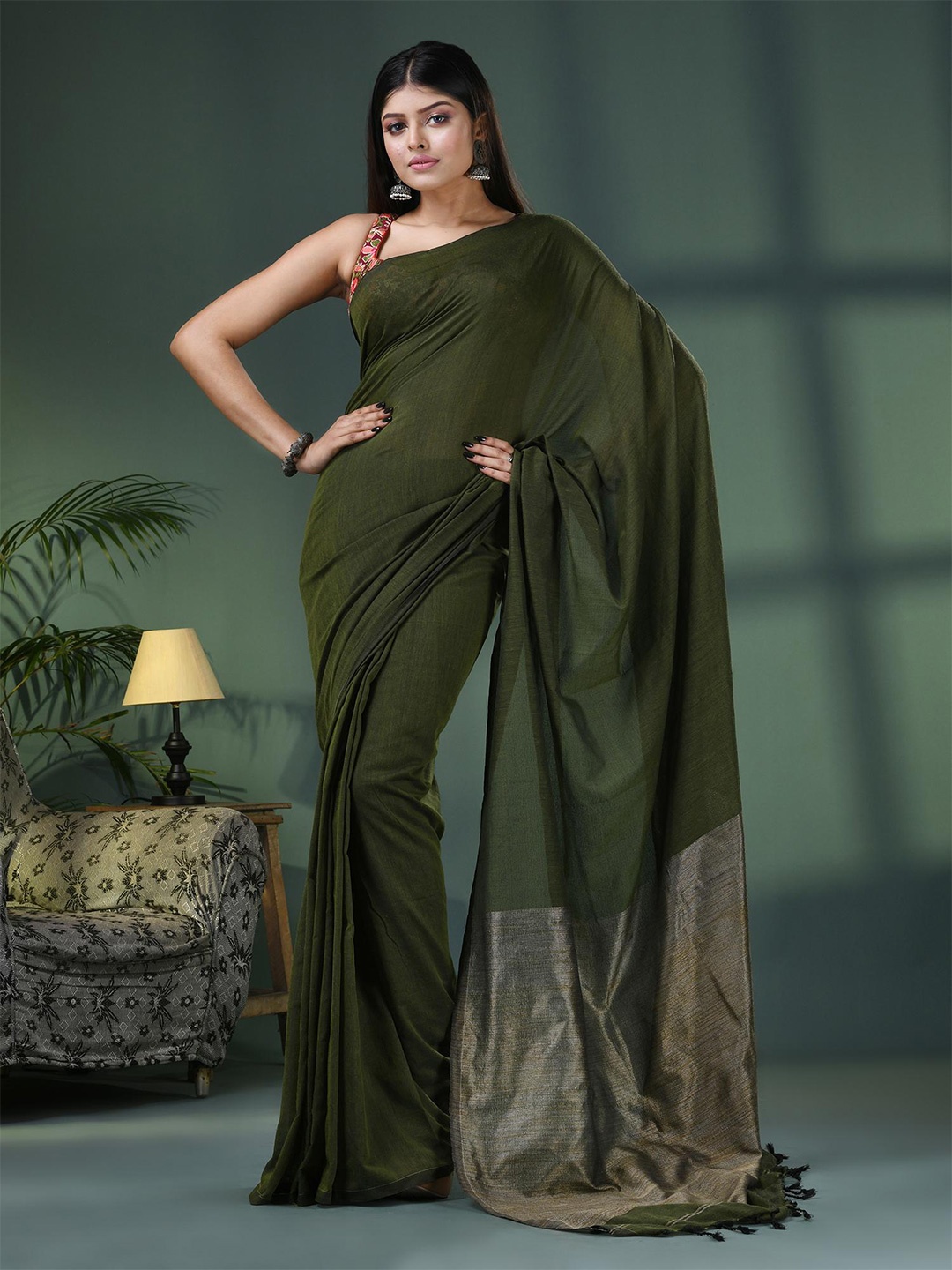 

Angoshobha Colourblocked Cotton Saree, Green
