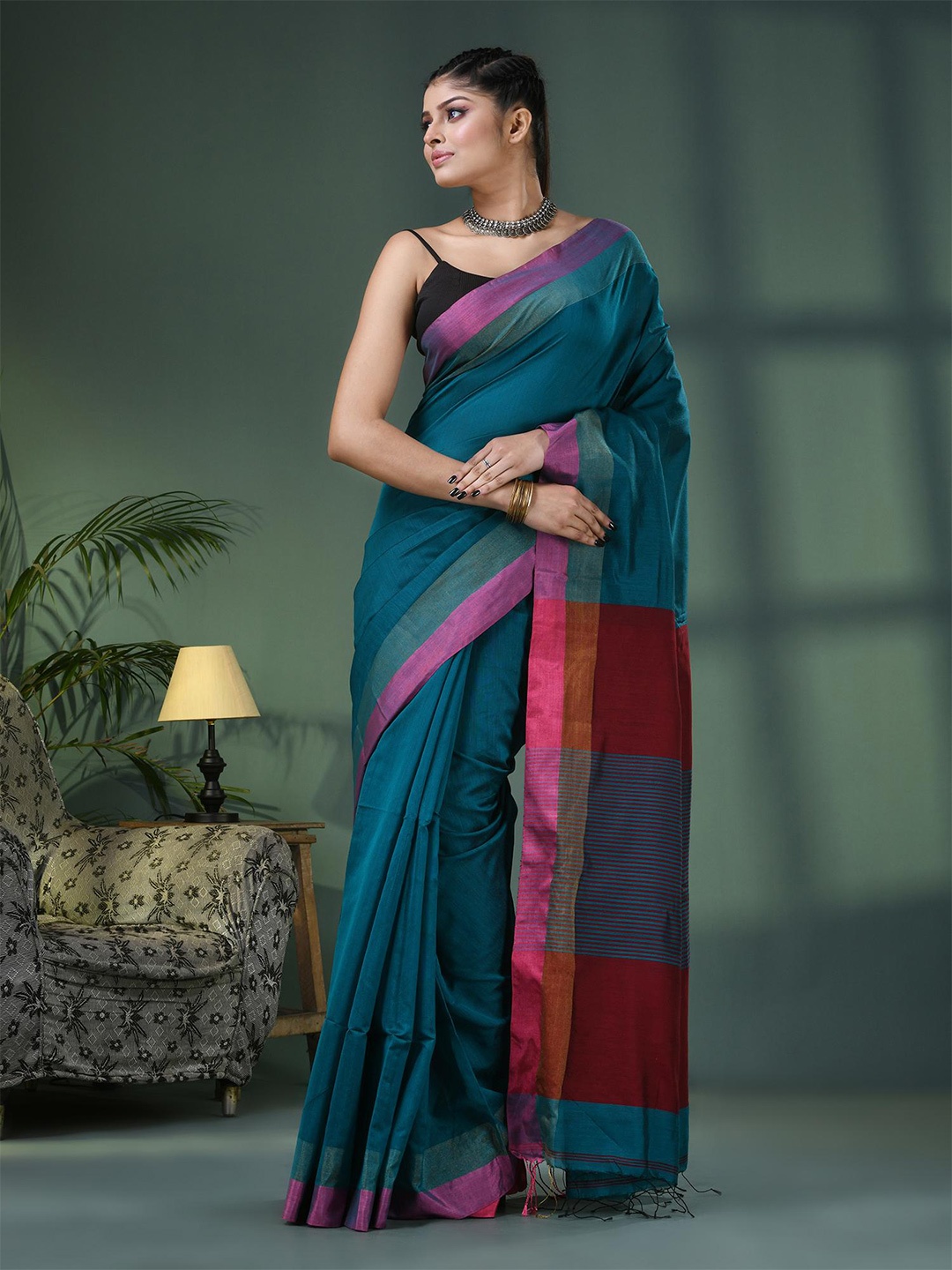 

Angoshobha Striped Printed Zari Saree, Red