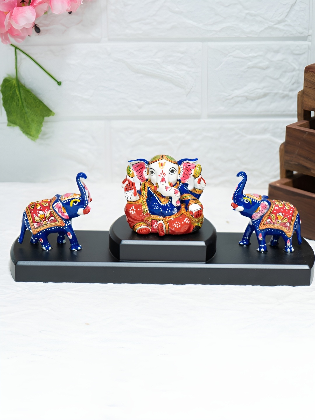 

Ekhasa Blue & Red Ganesh Showpiece With Elephants
