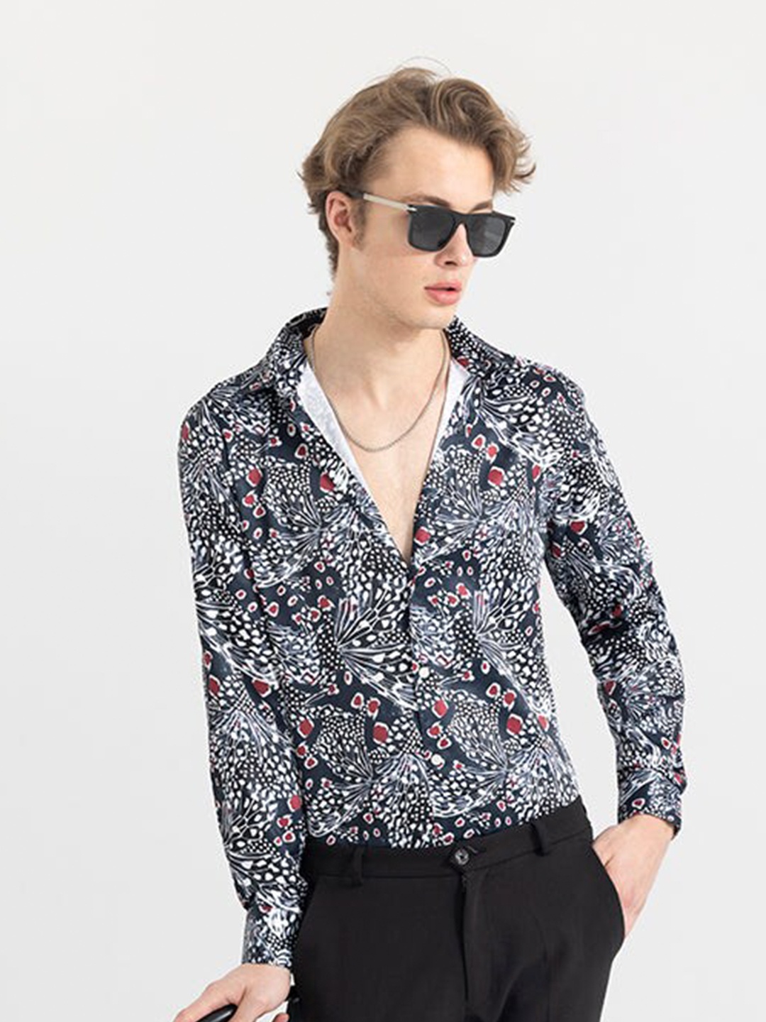 

Snitch Black & White Classic Slim Fit Opaque Printed Cotton Casual Shirt