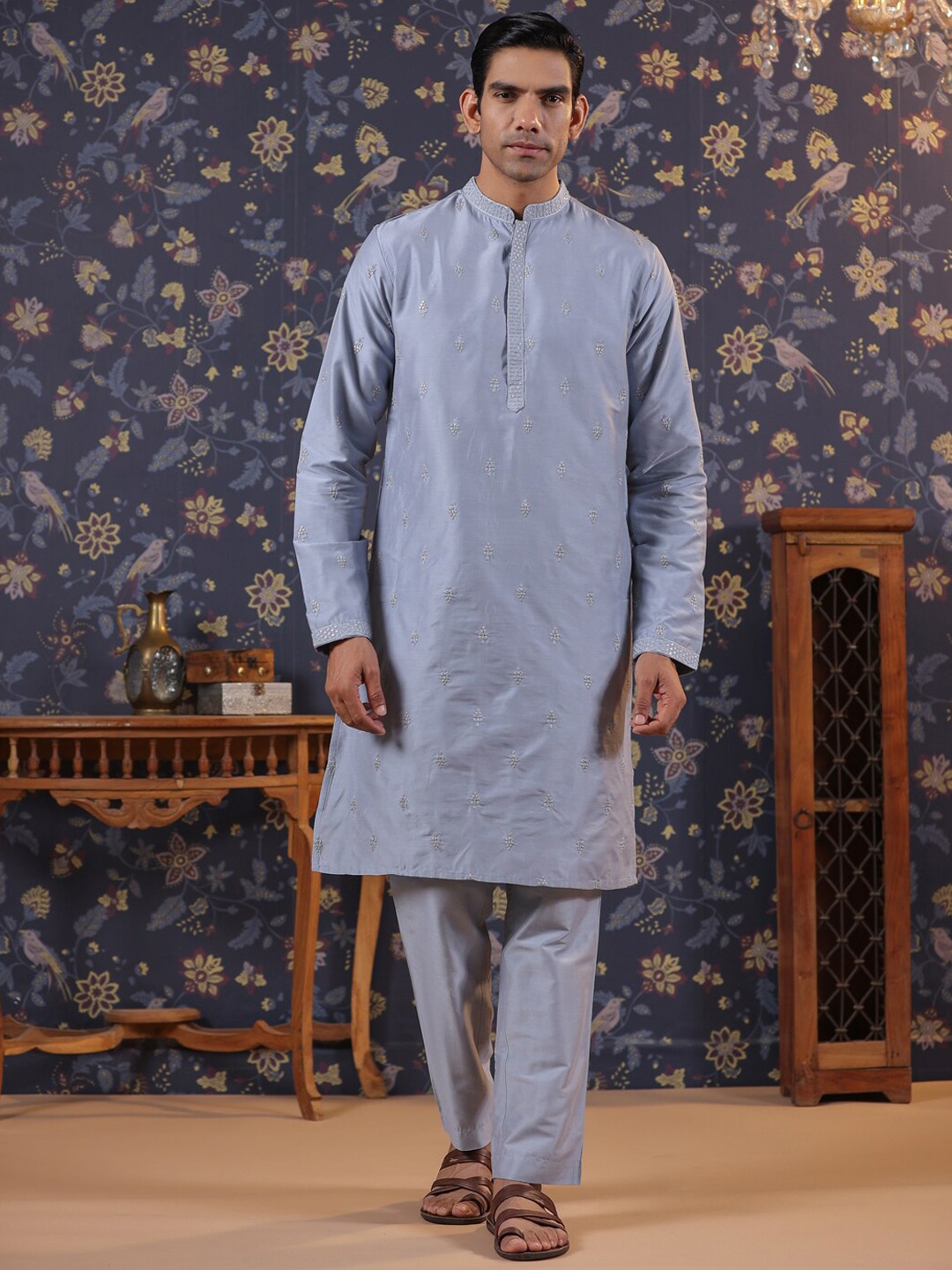 

House of Pataudi Blue Mandarin Collar Embroidered Straight Kurta With Trousers