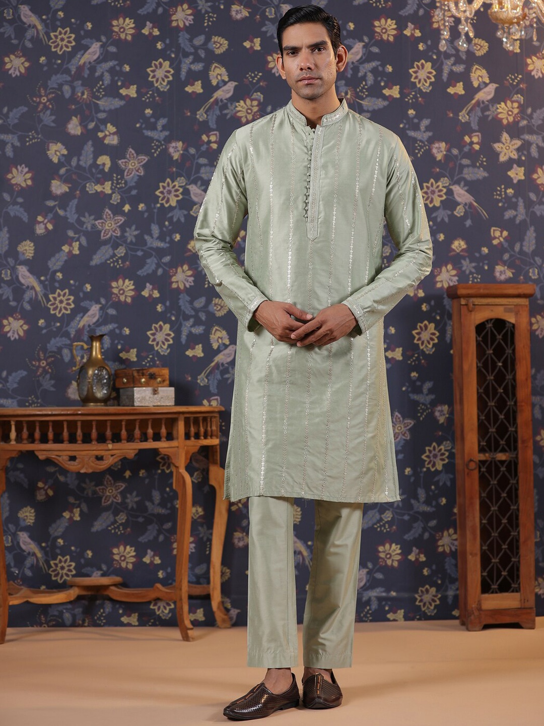 

House of Pataudi Embroidered Mandarin Collar Thread Work Kurta Sets, Green