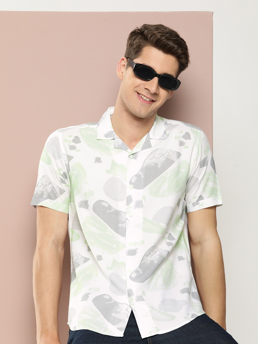 

Harvard Men Abstract Printed Casual Shirt, White