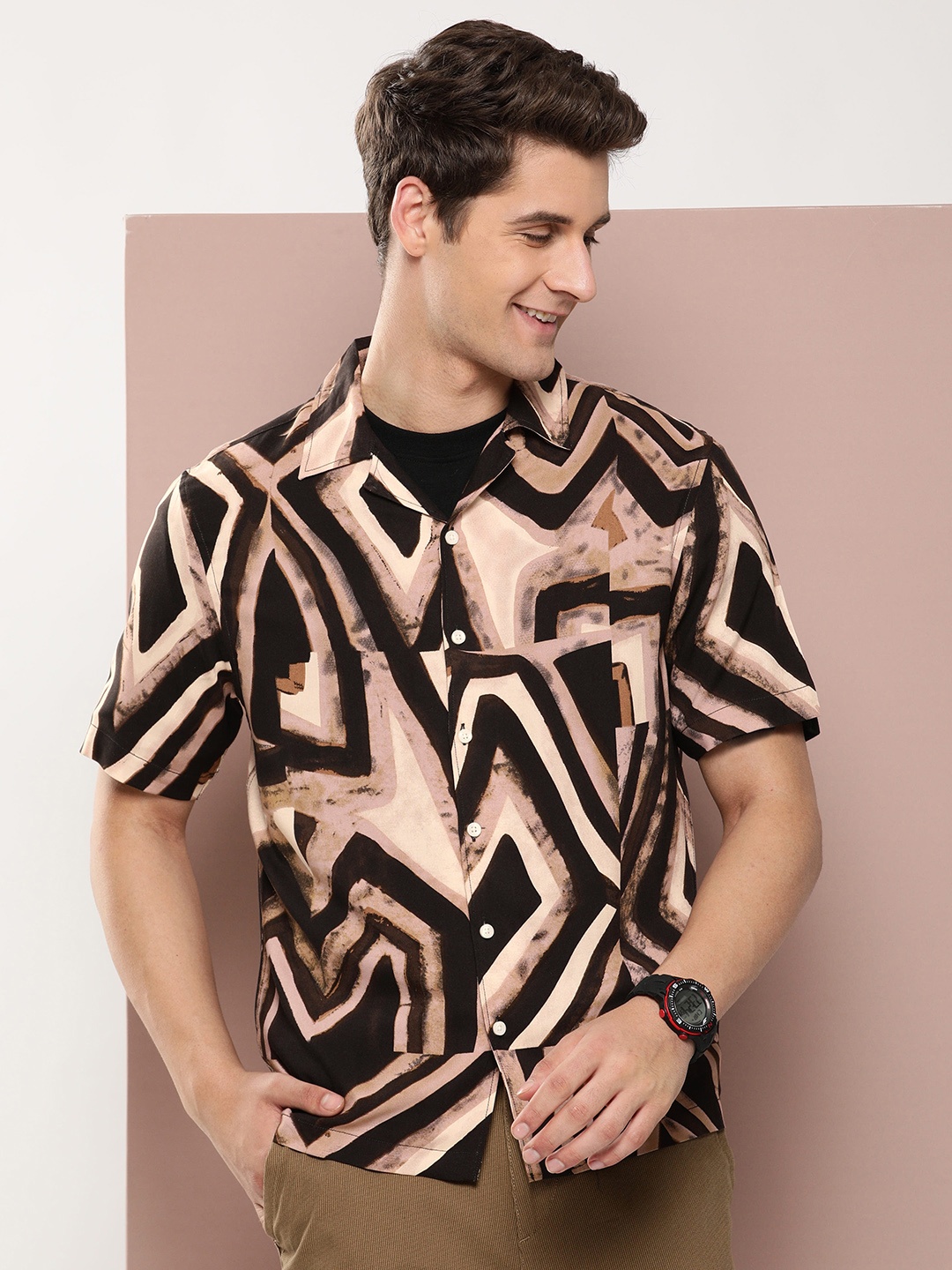 

Harvard Men Abstract Printed Casual Shirt, Peach