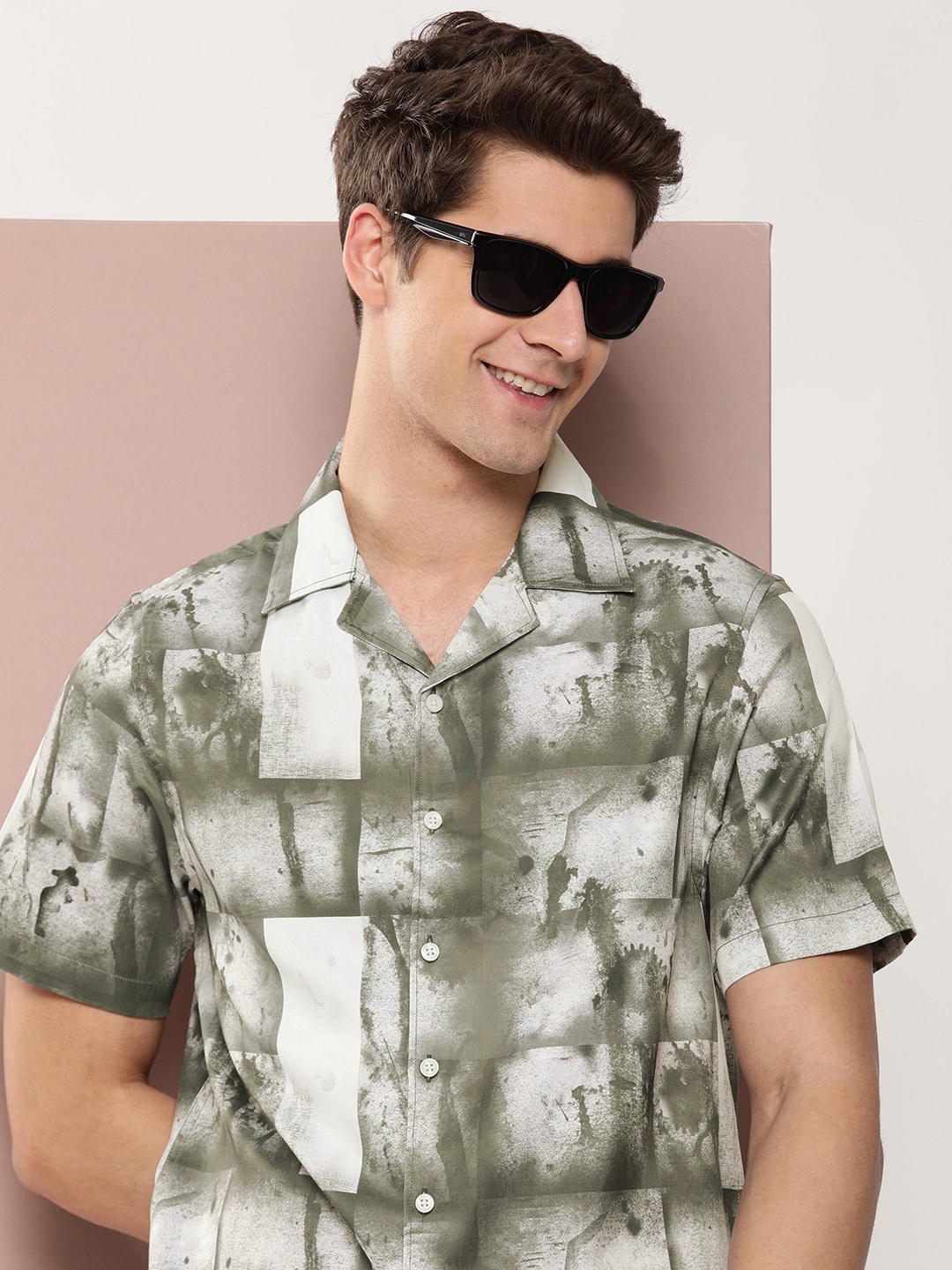 

Harvard Men Abstract Printed Casual Shirt, Green
