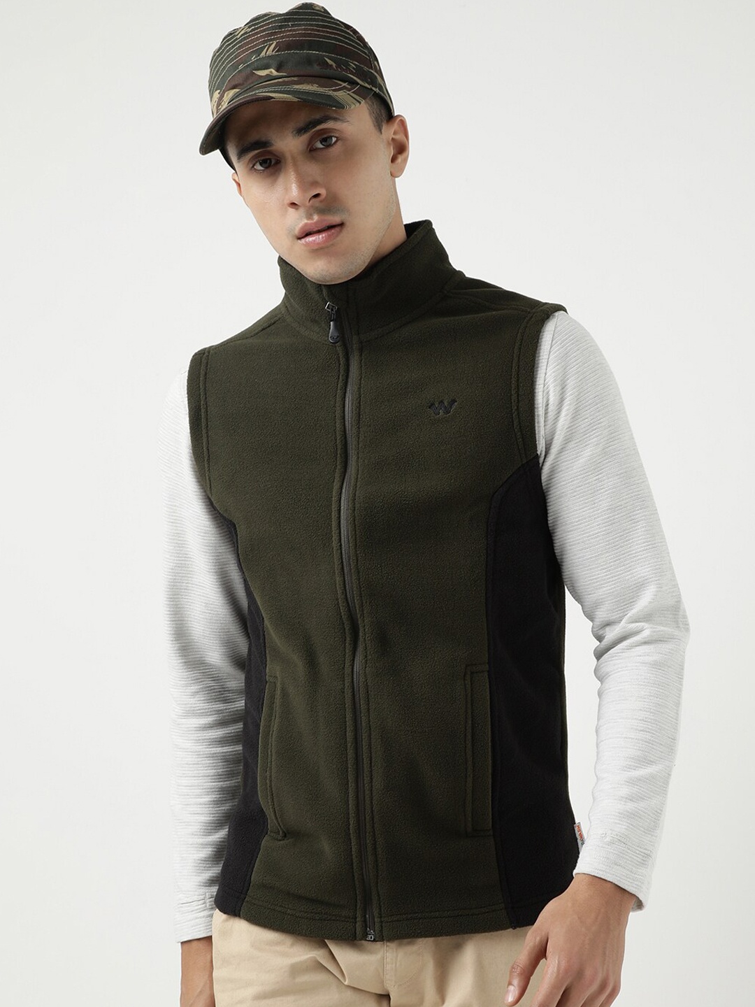 

Wildcraft Lightweight Mock Collar Sleeveless Anti Odour Tailored Jacket, Olive