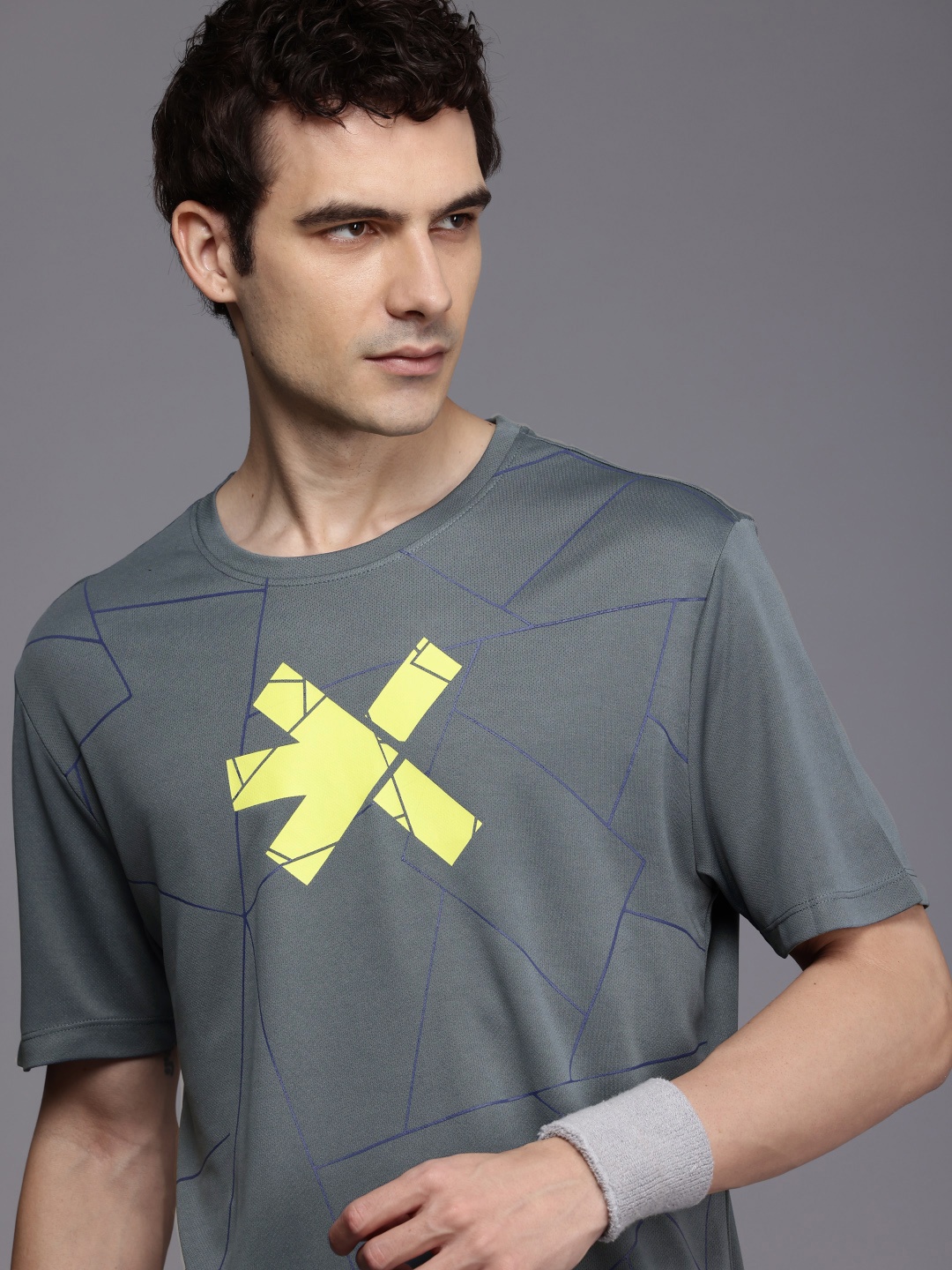 

HRX by Hrithik Roshan Brand Logo Printed Rapid- Dry Training T-shirt, Grey