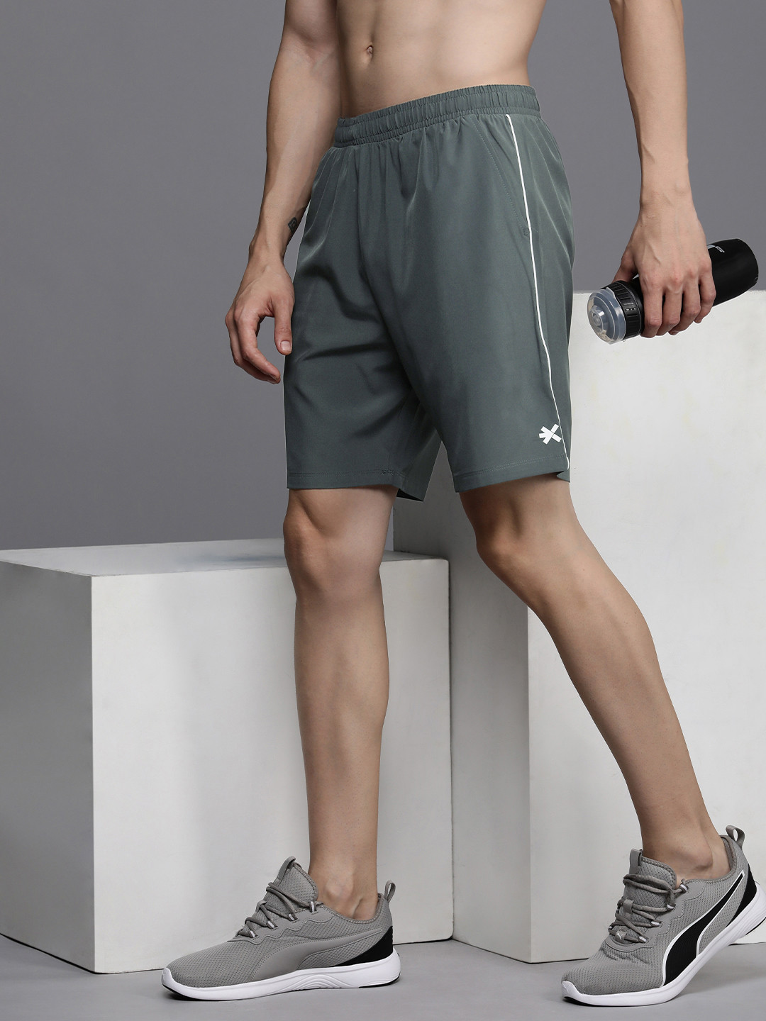 

HRX by Hrithik Roshan Men Rapid Dry Antimicrobial Finish Mid-Rise Training Shorts, Grey