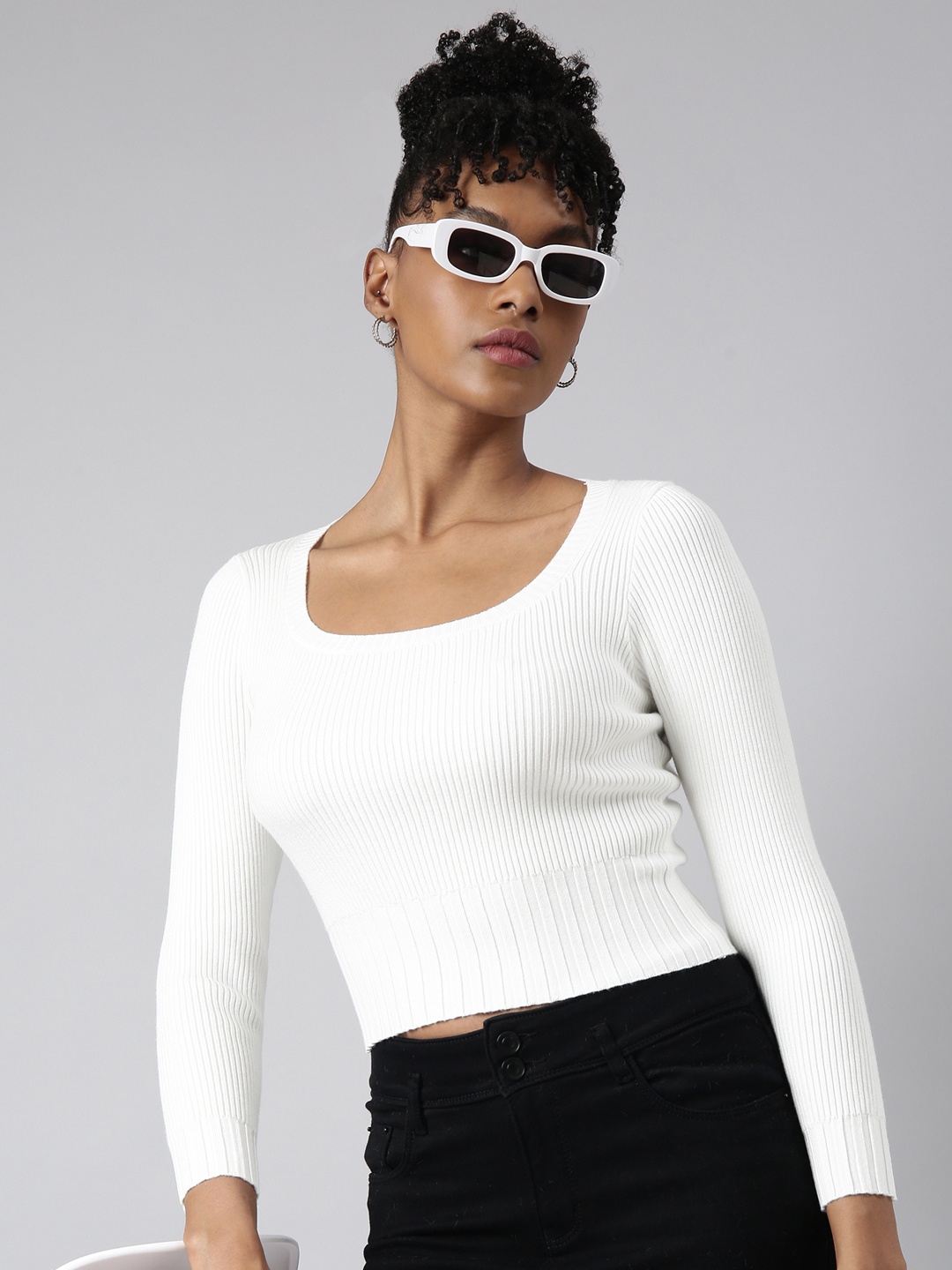 

SHOWOFF Round Neck Acrylic Fitted Crop Top, Off white