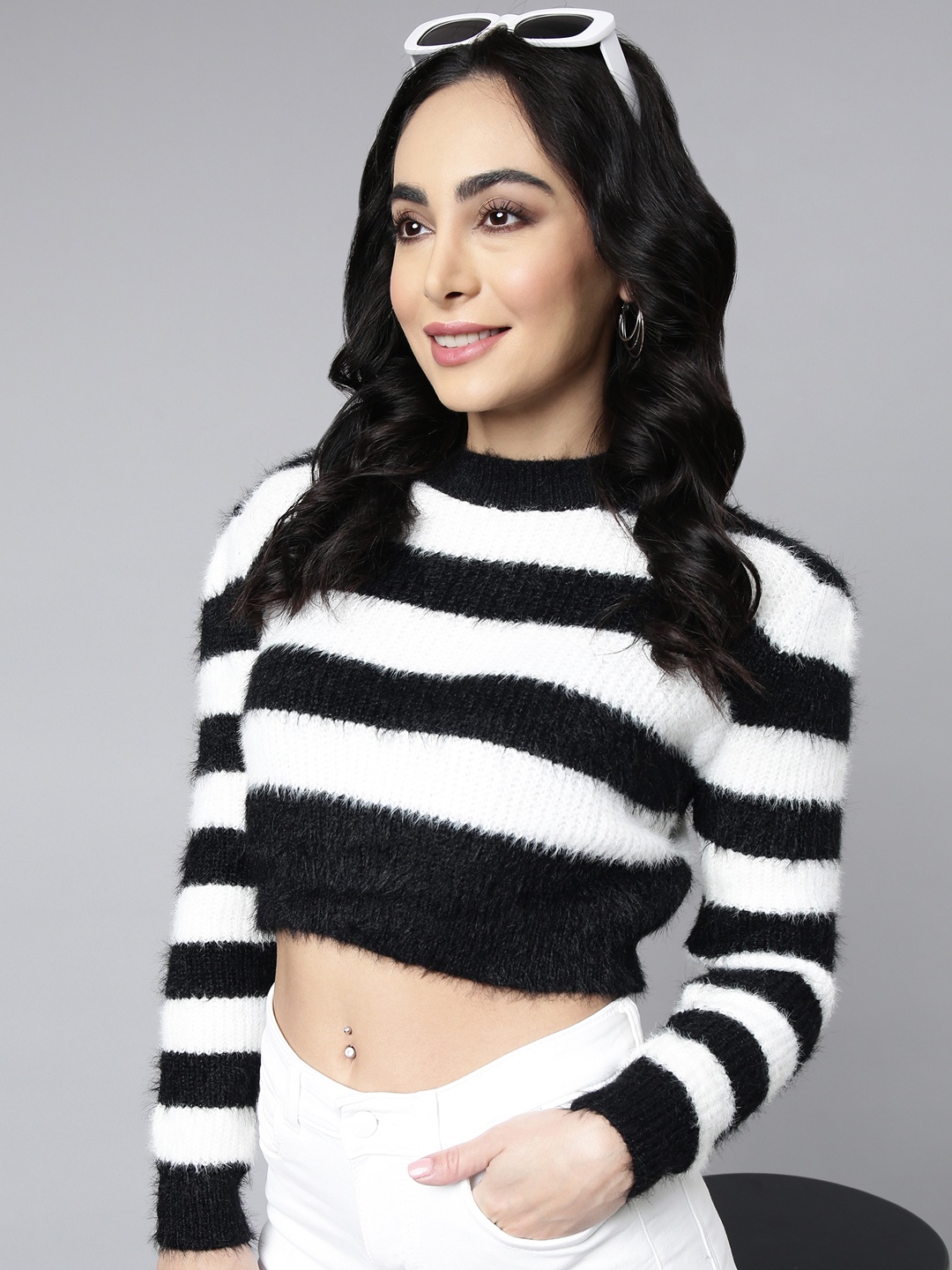 

SHOWOFF Striped Round Neck Acrylic Crop Top, Black