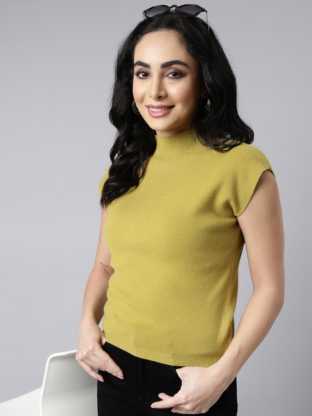 

SHOWOFF High Neck Cap Sleeves Regular Top, Green