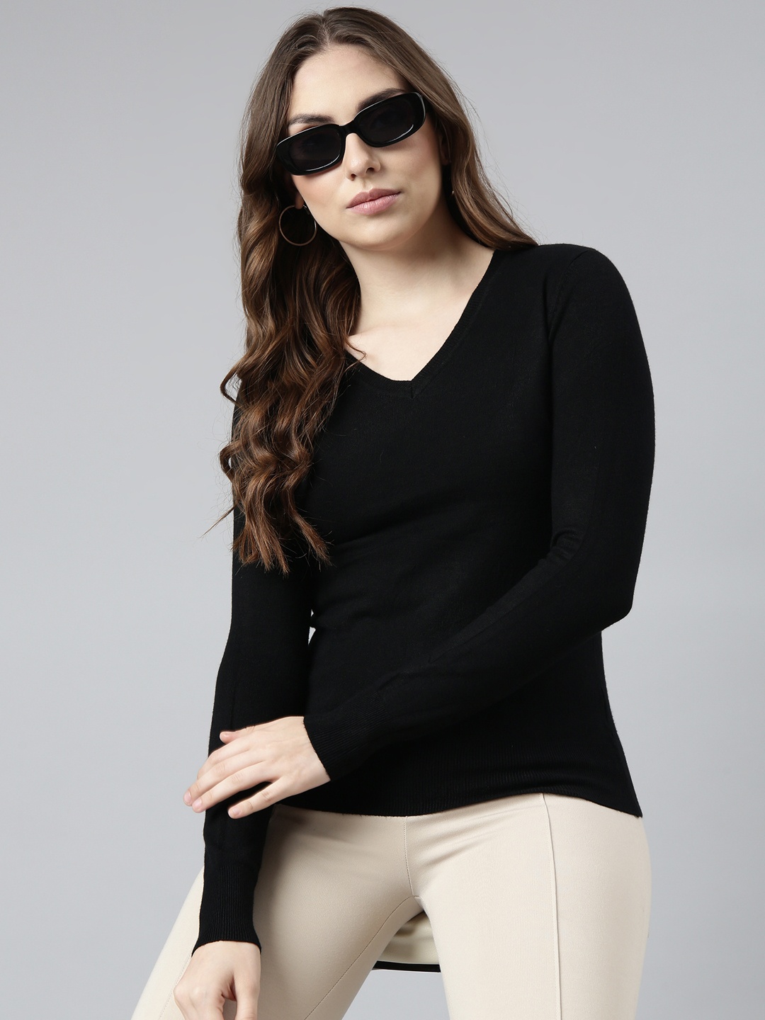 

SHOWOFF V-Neck Fitted Top, Black