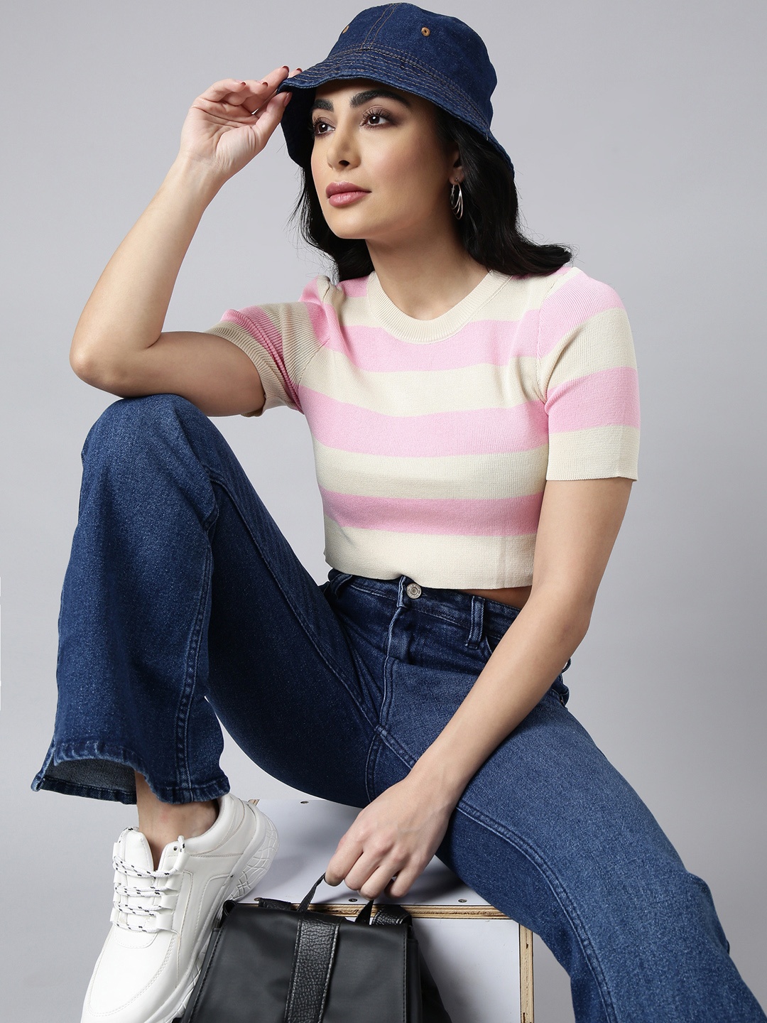 

SHOWOFF Short Sleeves Round Neck Striped Crop Top, Pink