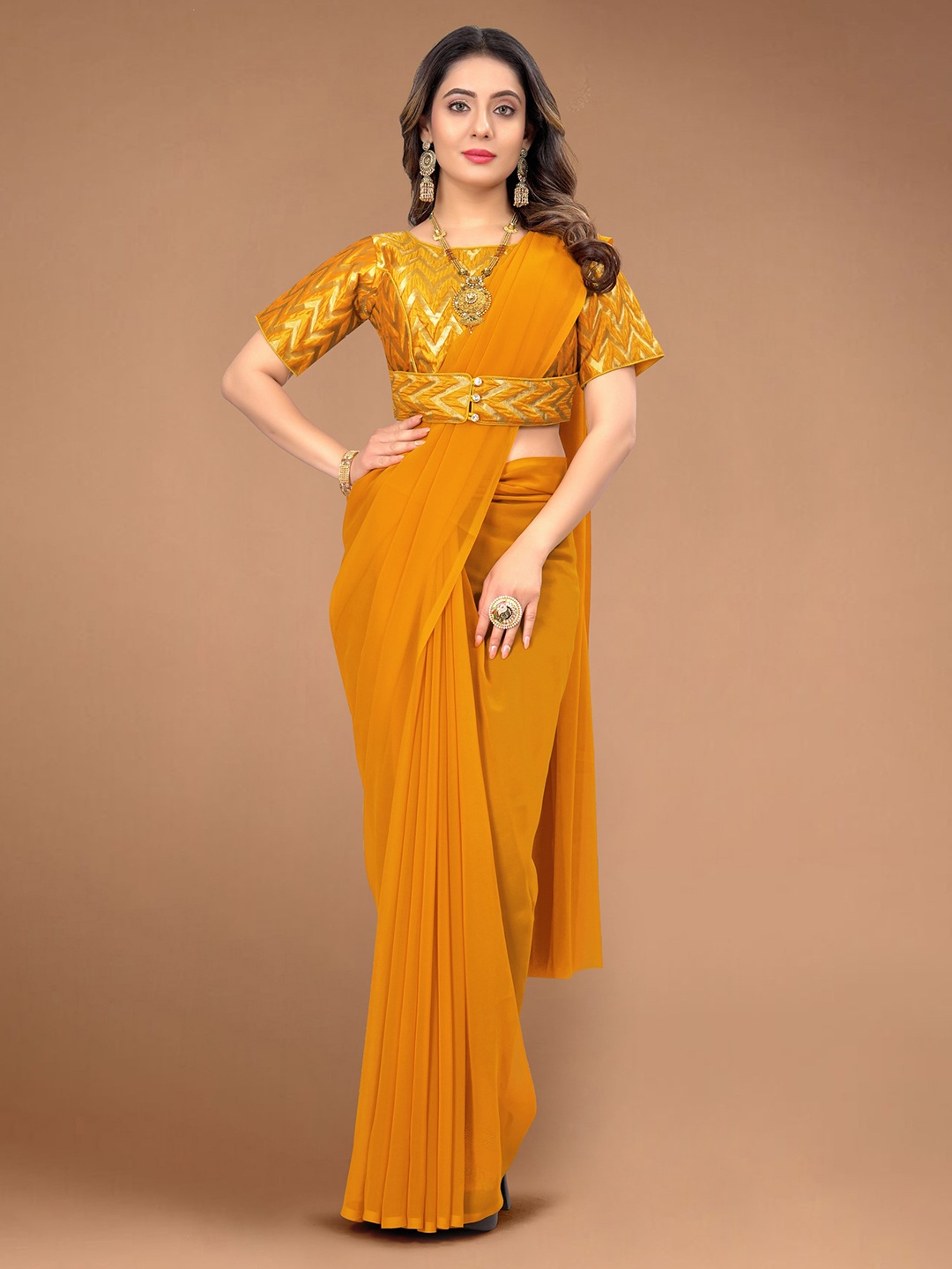

DRIZOMIZ Sequinned Belted Saree, Gold