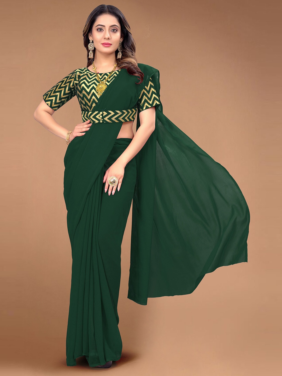 

DRIZOMIZ Zari Belted Saree, Green