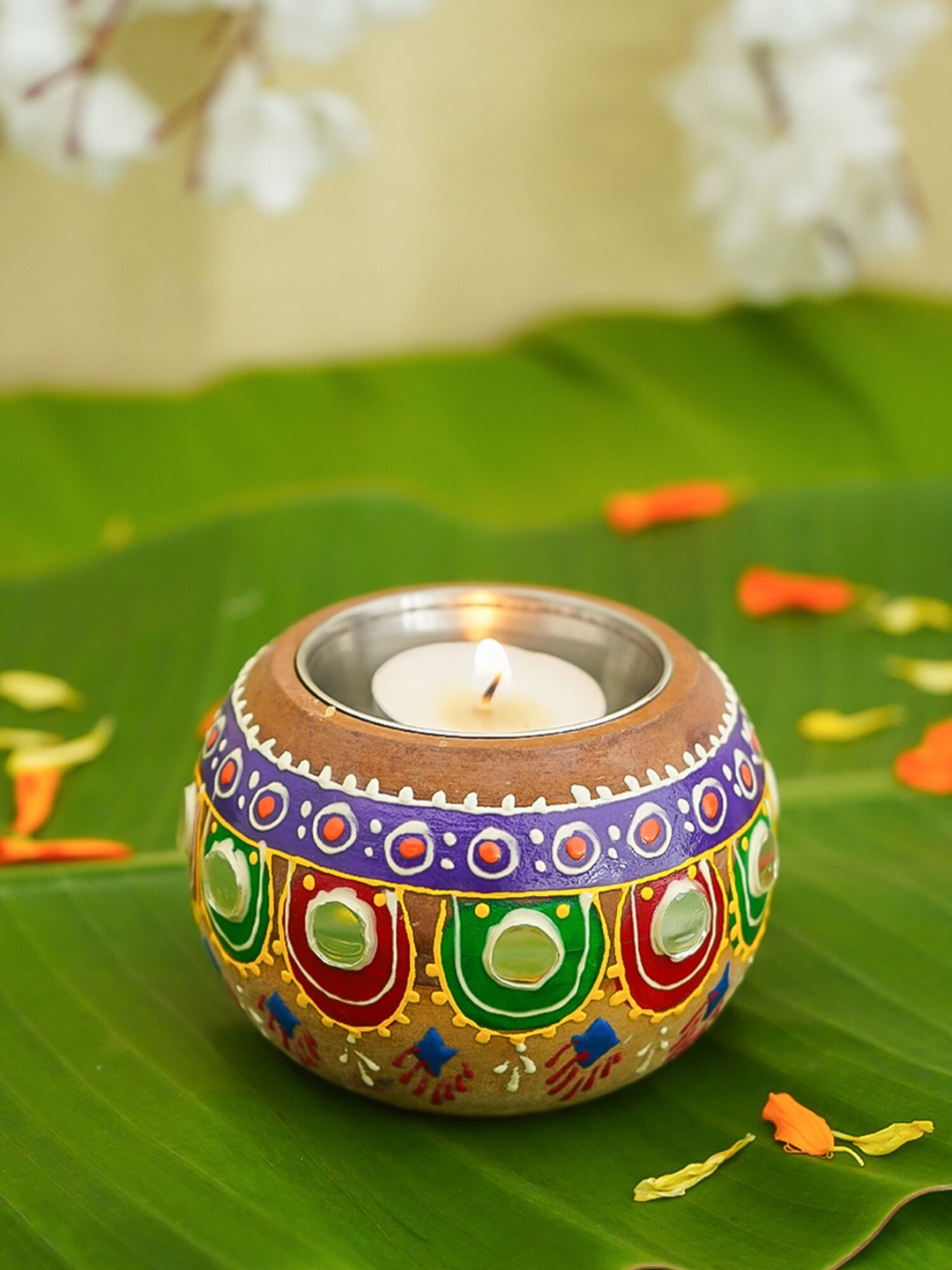 

Ekhasa Brown Wooden Round Tealight Candle Holder
