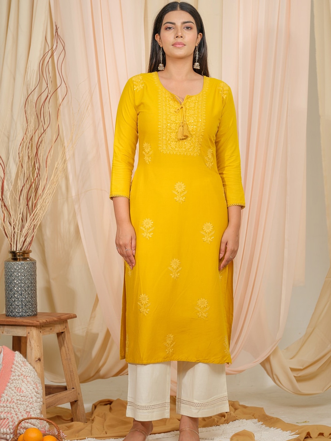 

House of Pataudi Floral Embroidered Tie-Up Neck Straight Kurtas, Red