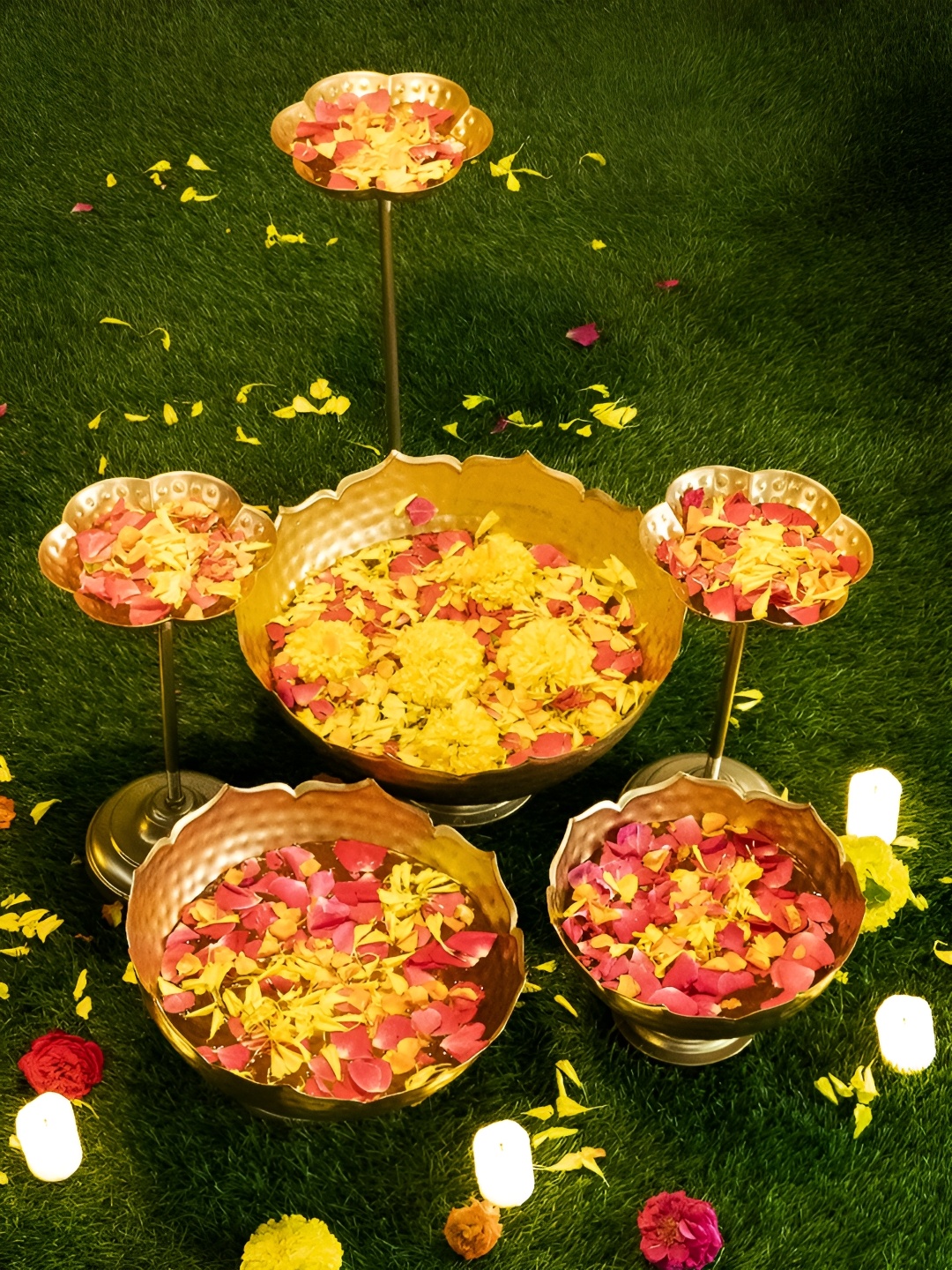 

Ekhasa Gold Toned 6Pieces Urli Decoration Bowl with Stand