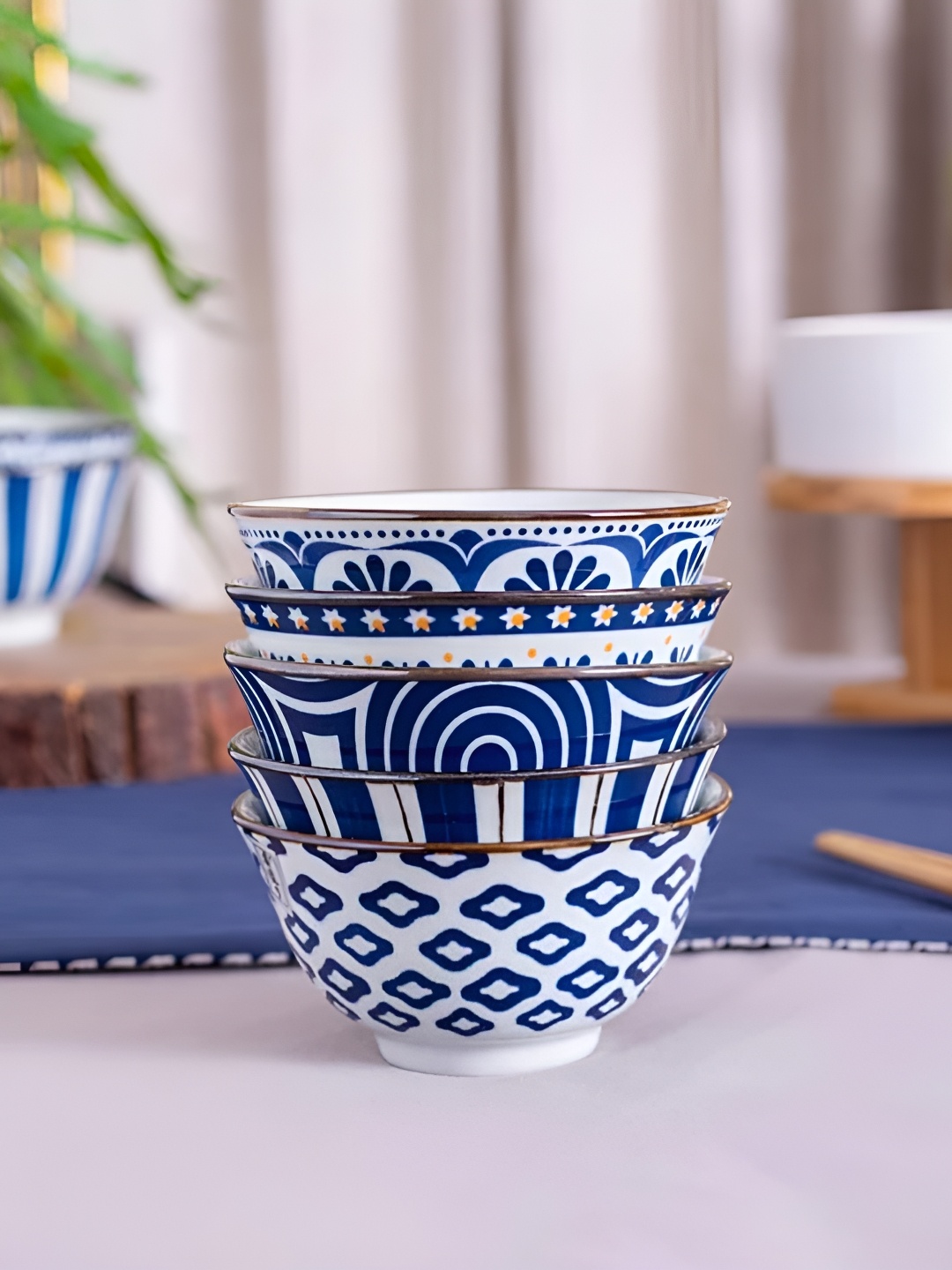 

THEDECORKART Blue & White 5 Pieces Printed Ceramic Serving Bowls