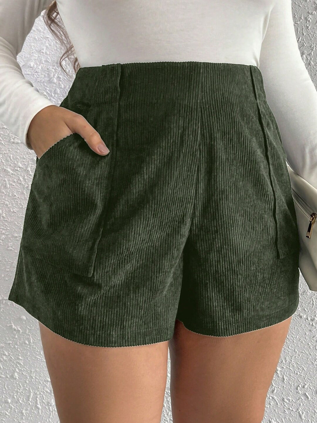 

Stylecast X KPOP Green Women Mid-Rise Striped Shorts