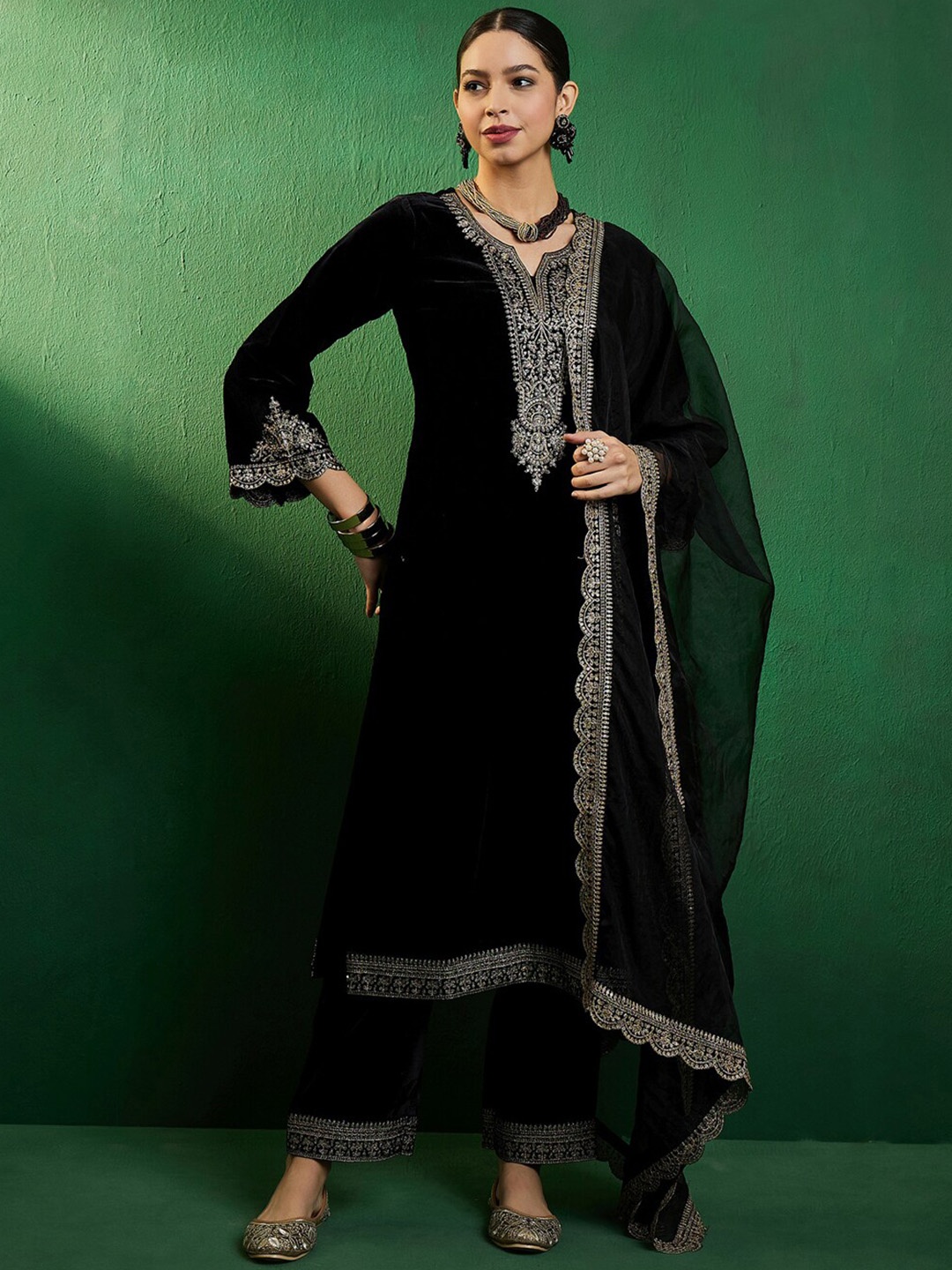 

Sangria Black Embroidered Notch Neck Velvet Straight Kurta With Palazzos & Dupatta