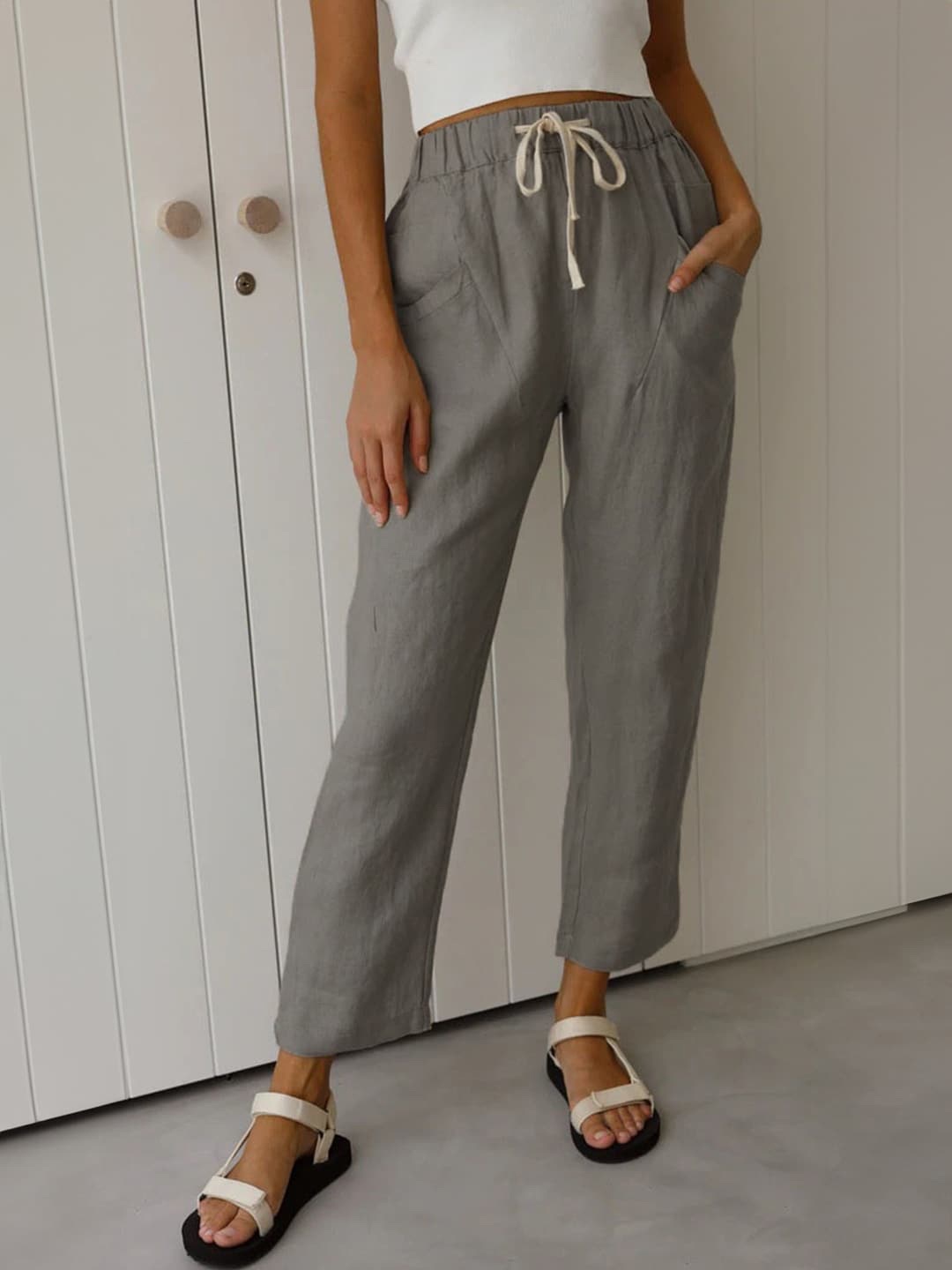 

Stylecast X KPOP Mid Rise Regular Fit Trousers, Grey