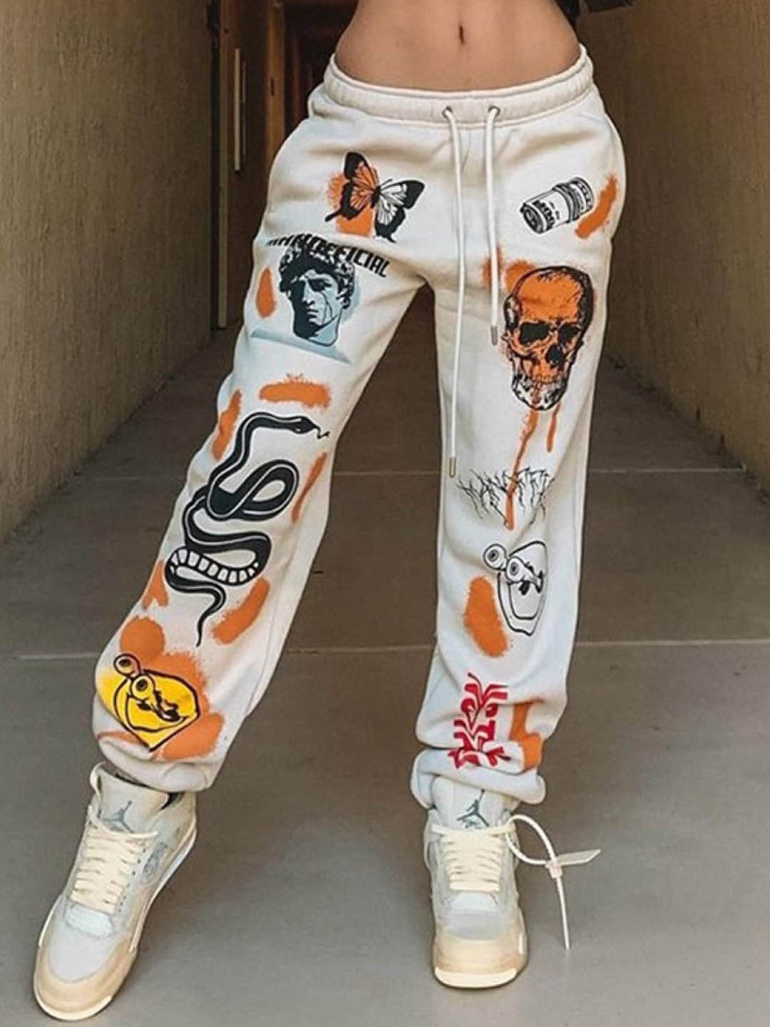 

Stylecast X KPOP Women Conversational Printed Mid-Rise Joggers Trouser, White