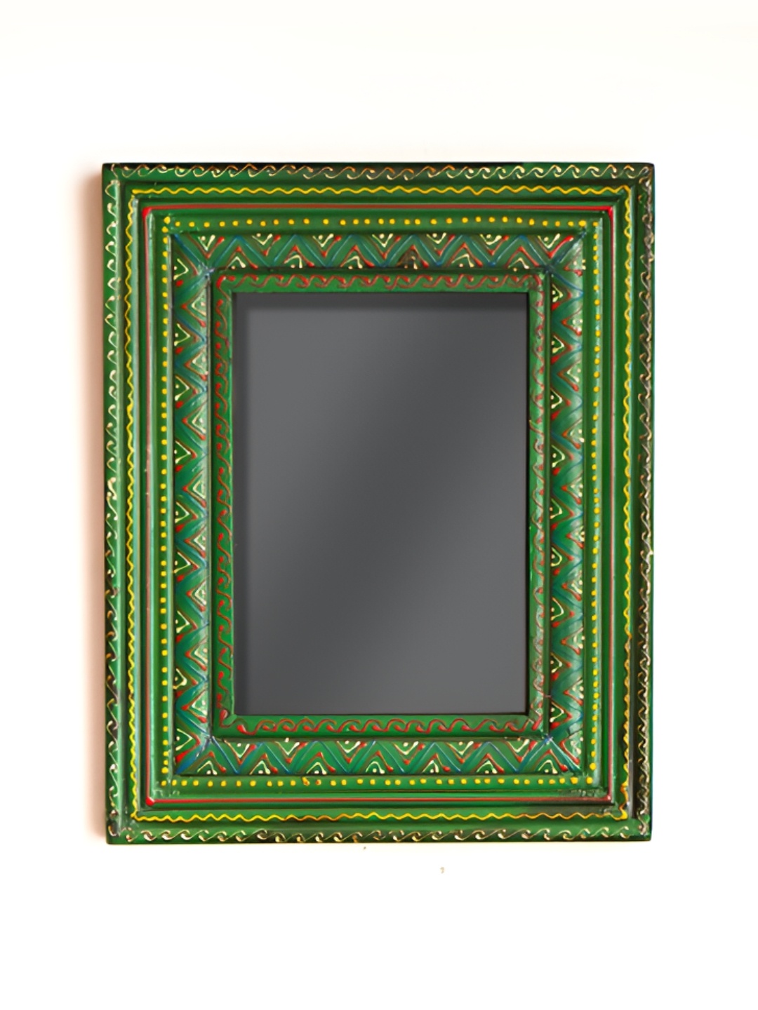 

Ekhasa Green & Red Wooden Wall Photo Frame