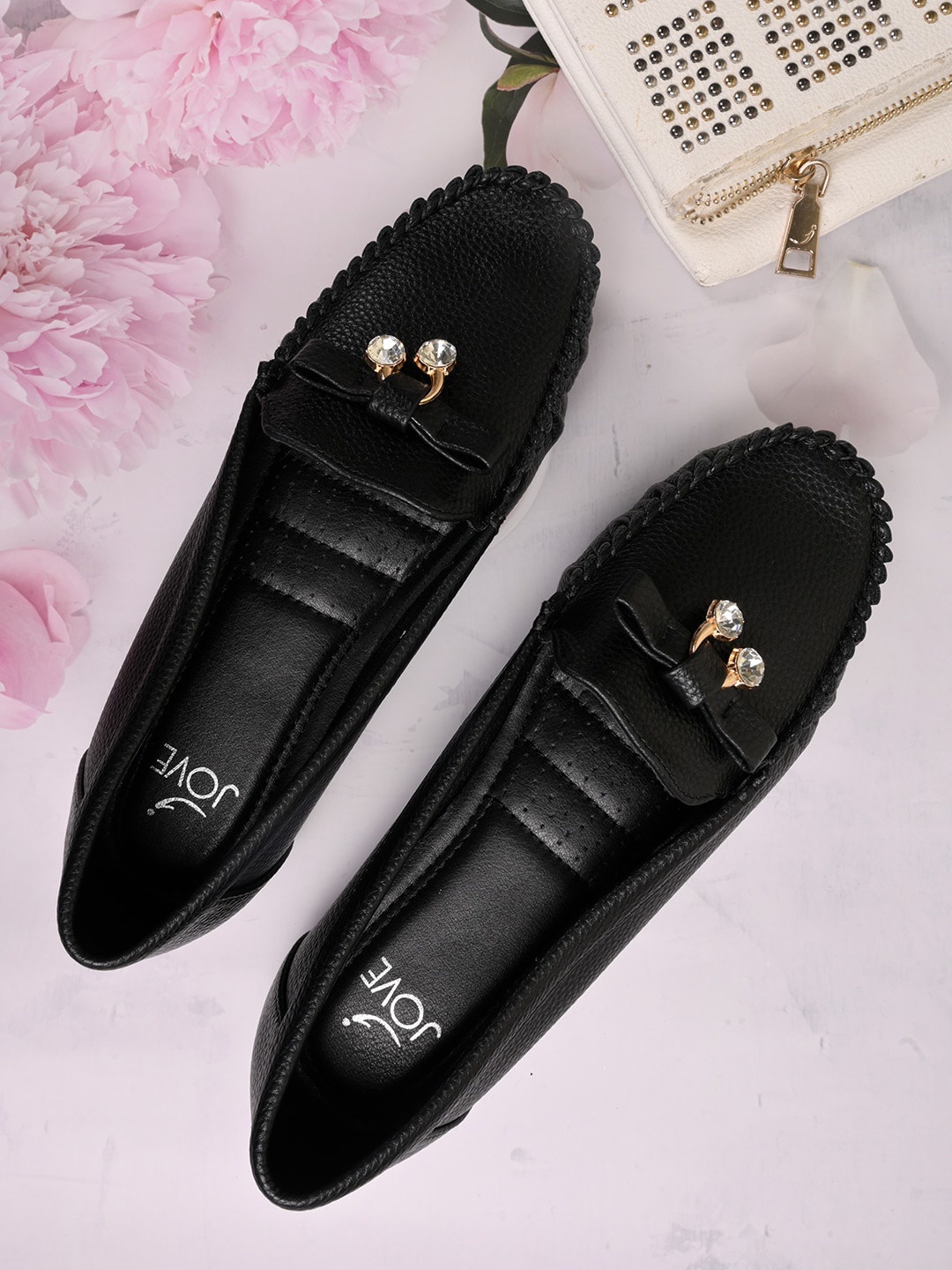 

Jove Women Textured Slip-On Sneakers, Black