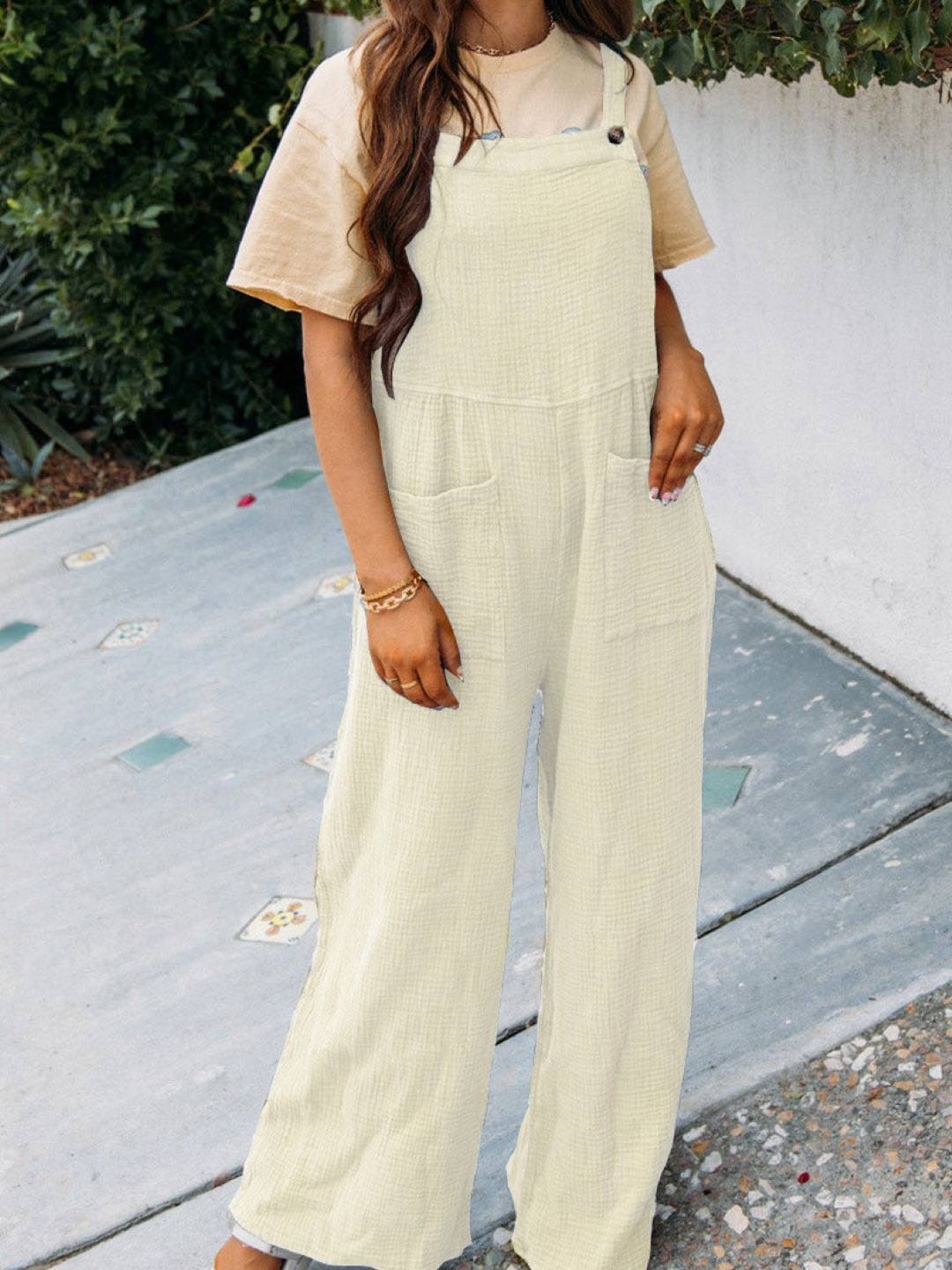 

Stylecast X KPOP White Square Neck Sleeveless Jumpsuit