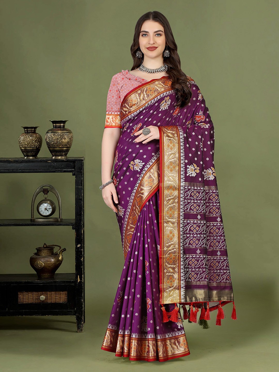

JATRIQQ Woven Design Zari Patola Saree, Purple