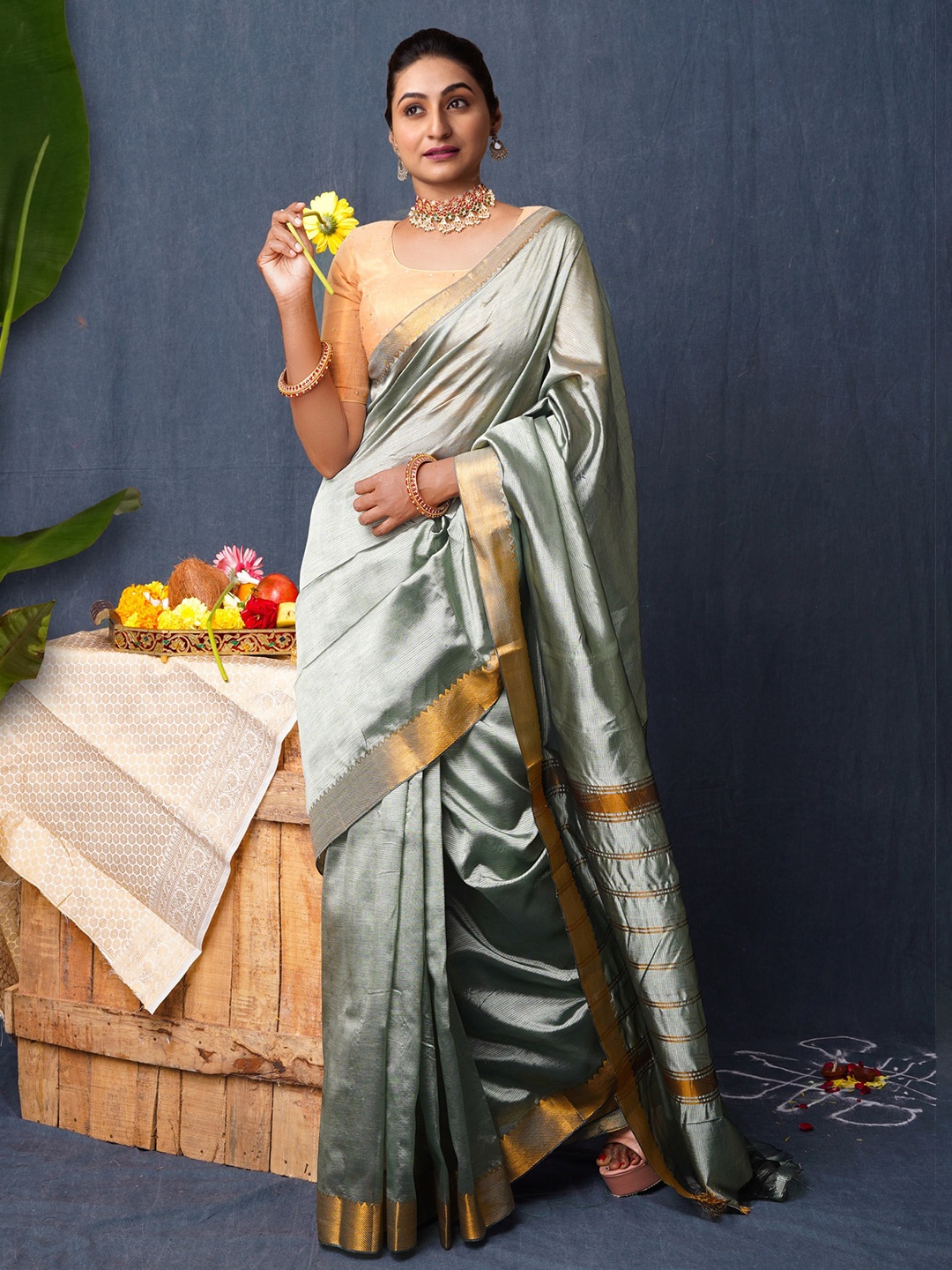 

Unnati Silks Striped Woven Design Zari Mangalagiri Saree, Green