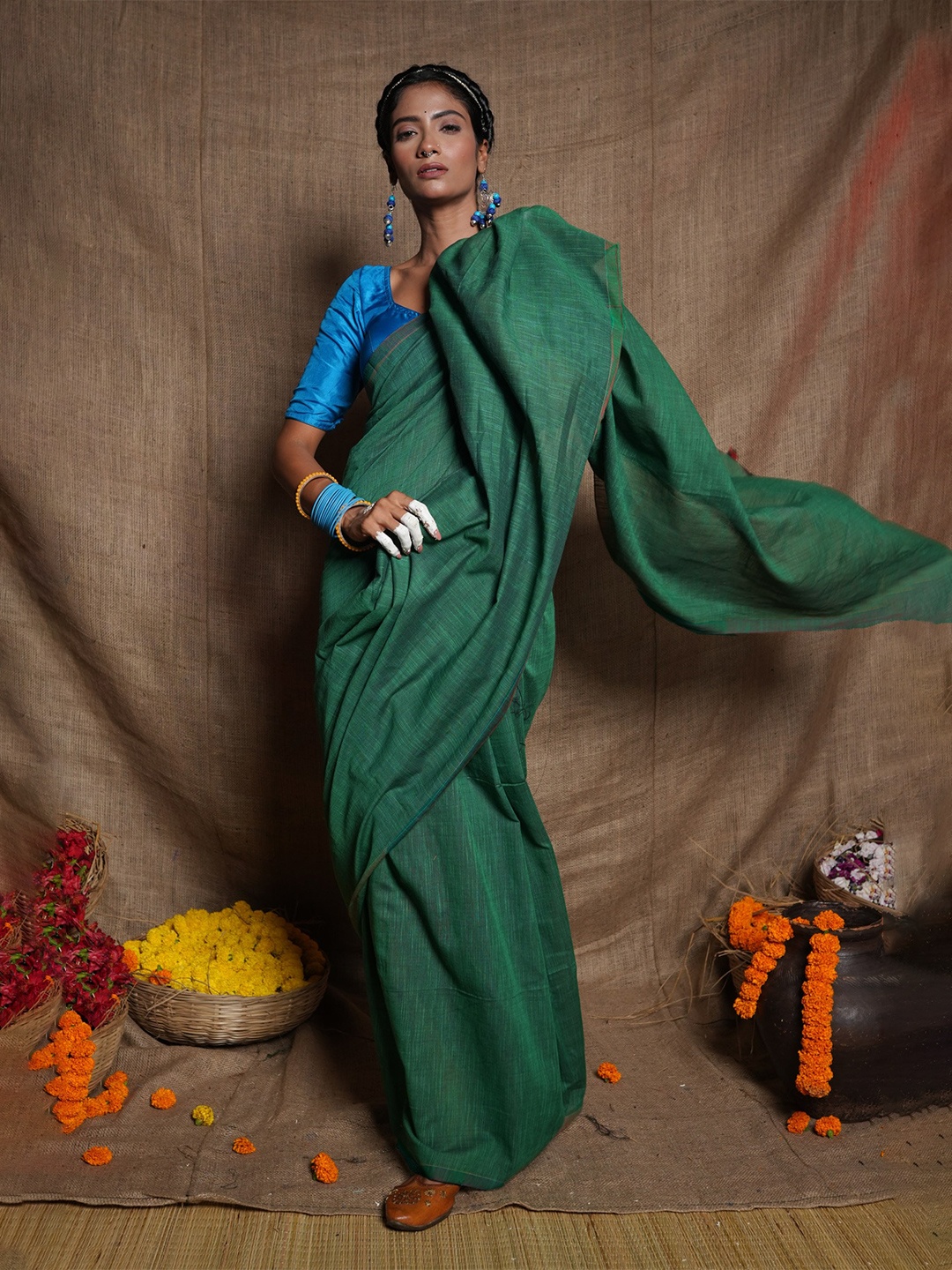 

Unnati Silks Woven Design Handloom Jamdani Pure Linen Saree, Green