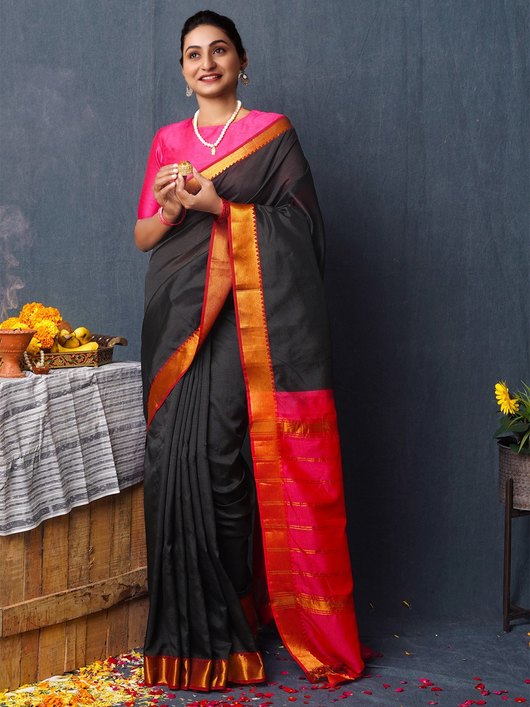 

Unnati Silks Woven Design Zari Mangalagiri Saree, Black