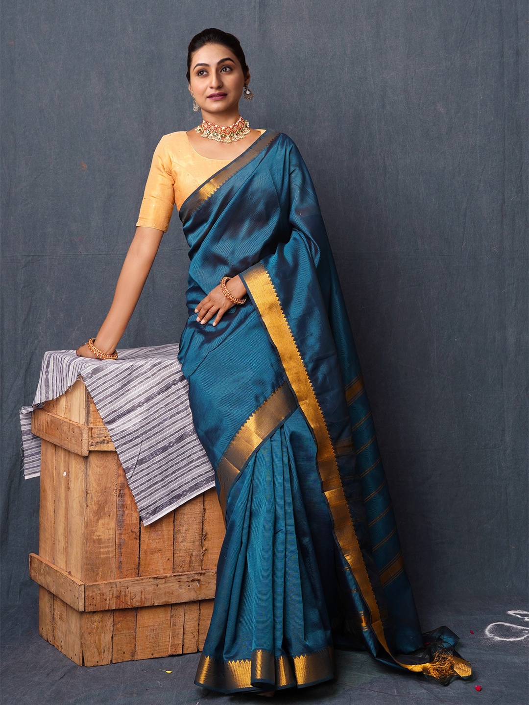 

Unnati Silks Striped Woven Design Zari Handloom Mangalagiri Saree, Green