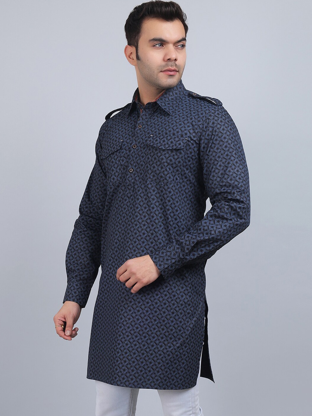 

Spring Soul Geometric Printed Shirt Collar Cotton Pathani Kurta, Black