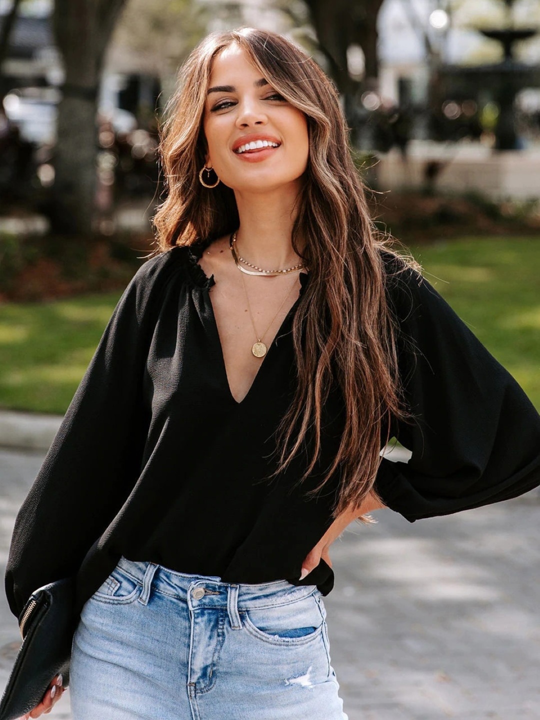 

Stylecast X KPOP Black V Neck Long Sleeves Top