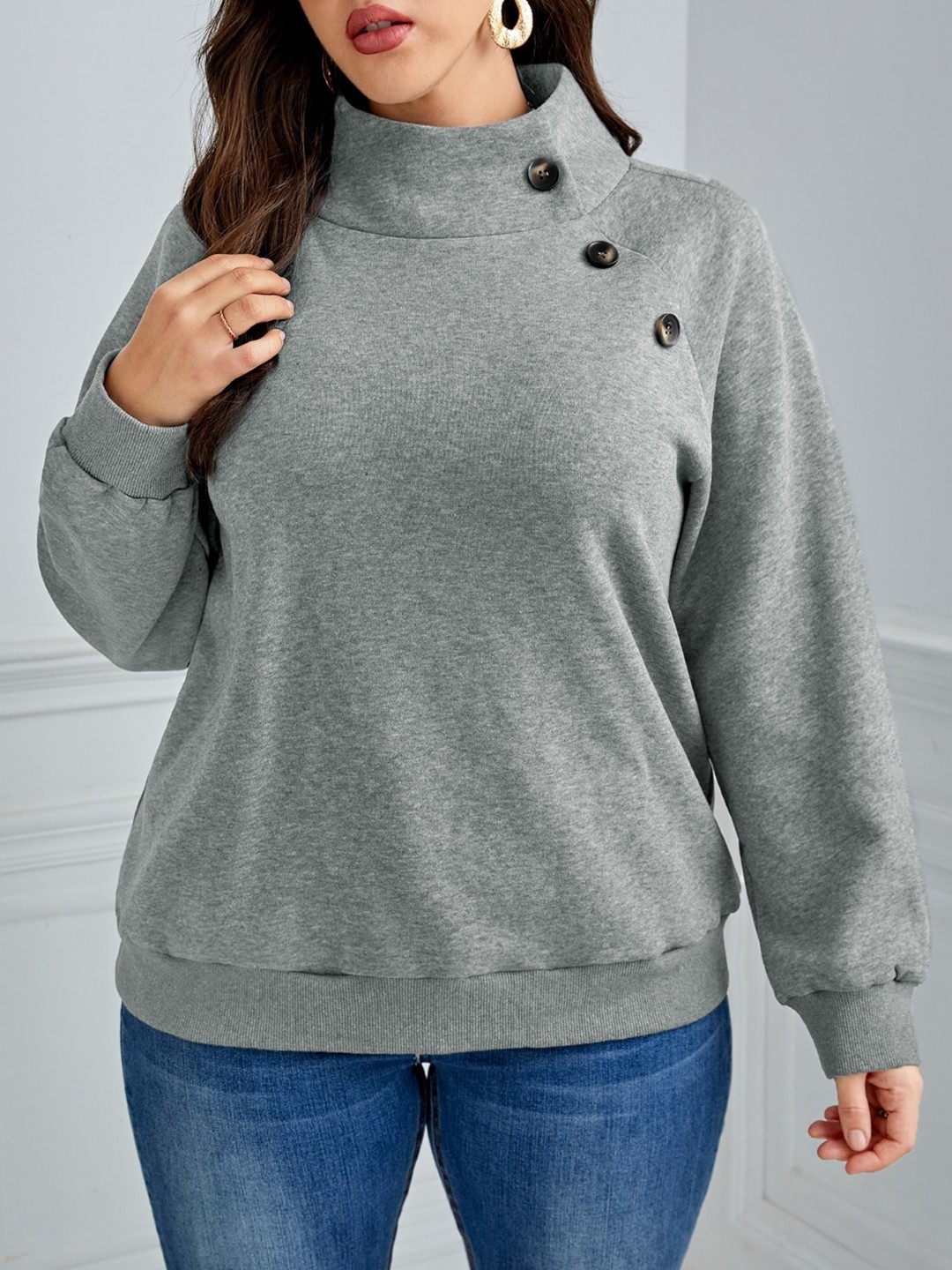 

Stylecast X KPOP Grey High Neck Regular Long Sleeves Top