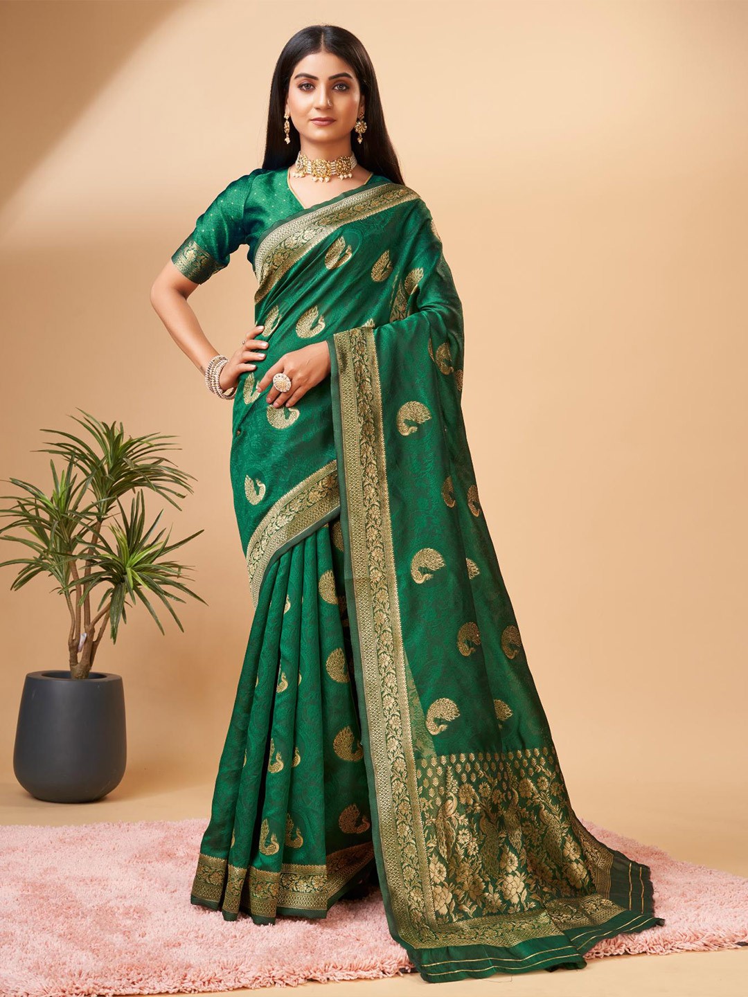 

Spetila Ethnic Motifs Woven Design Zari Banarasi Saree, Green