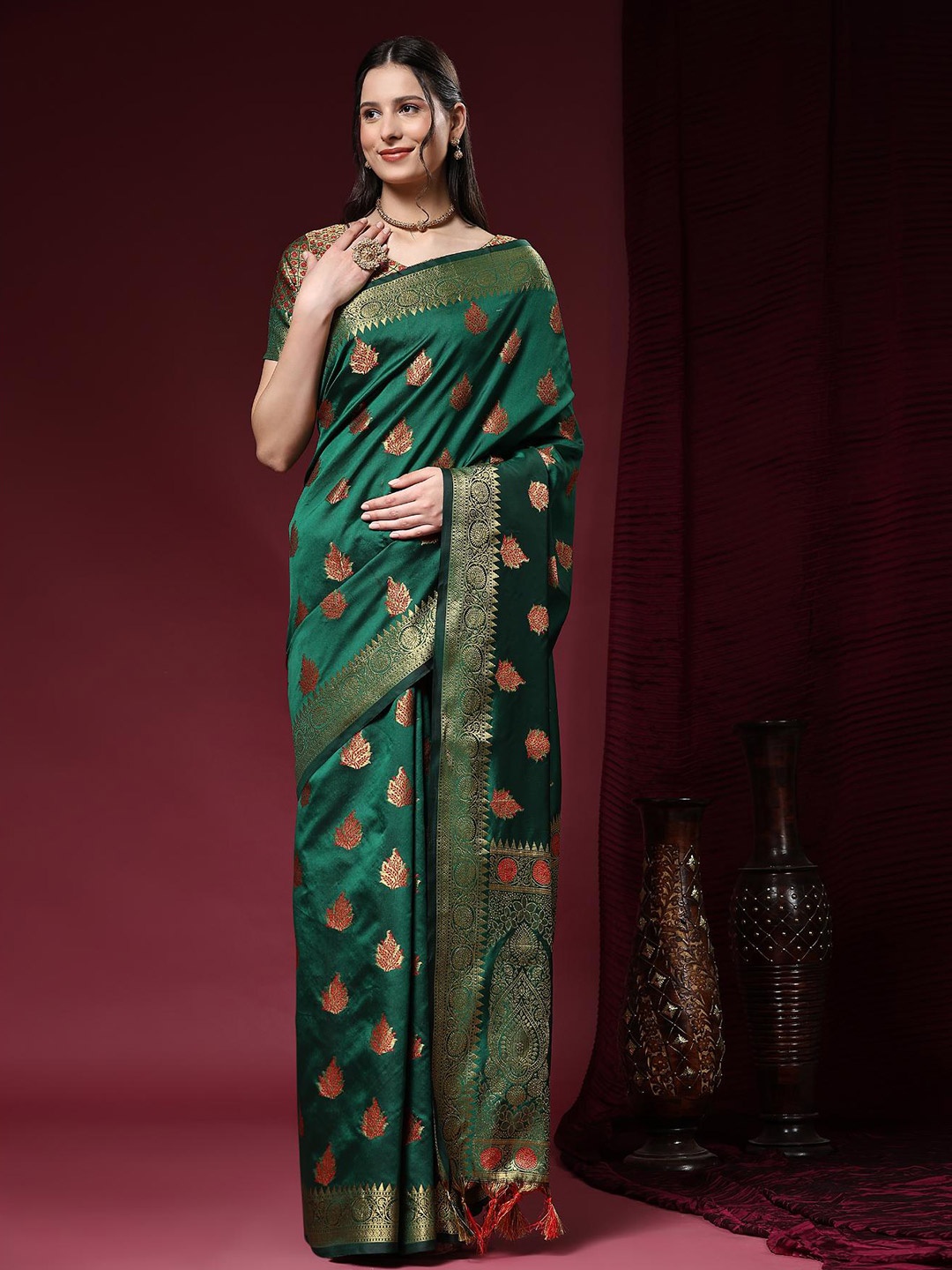 

Spetila Ethnic Motifs Woven Design Zari Pure Silk Banarasi Saree, Green