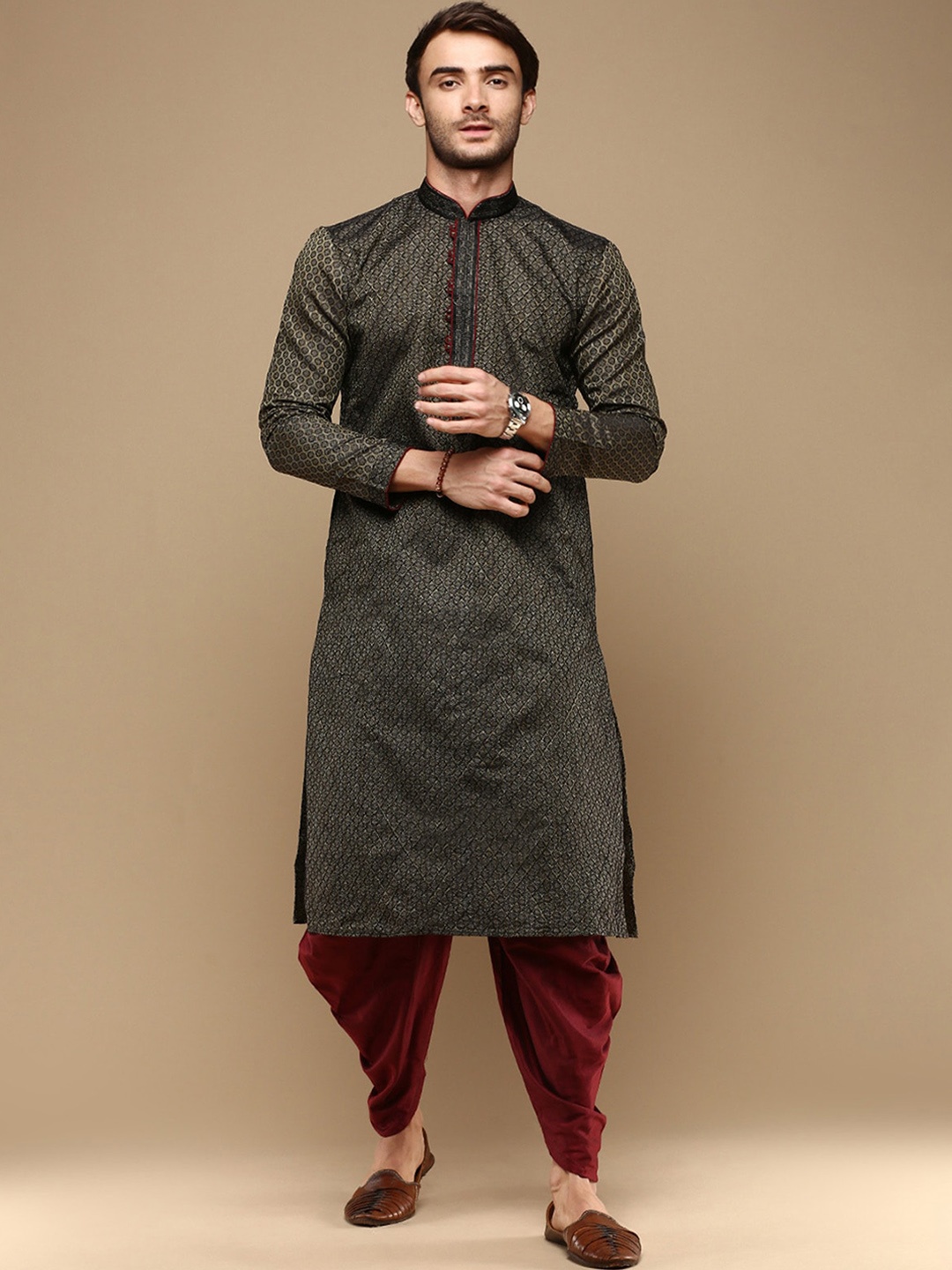 

Sanwara Mandarin Collar Silk Regular Kurta with Dhoti Pants, Black
